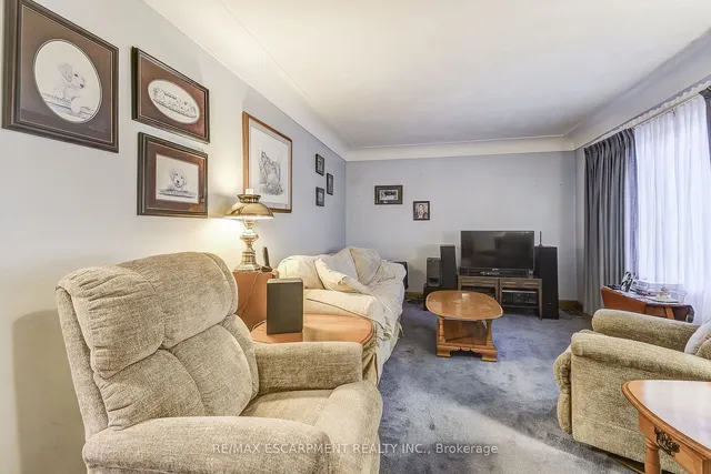 Additional property image - 8 Bromley Rd