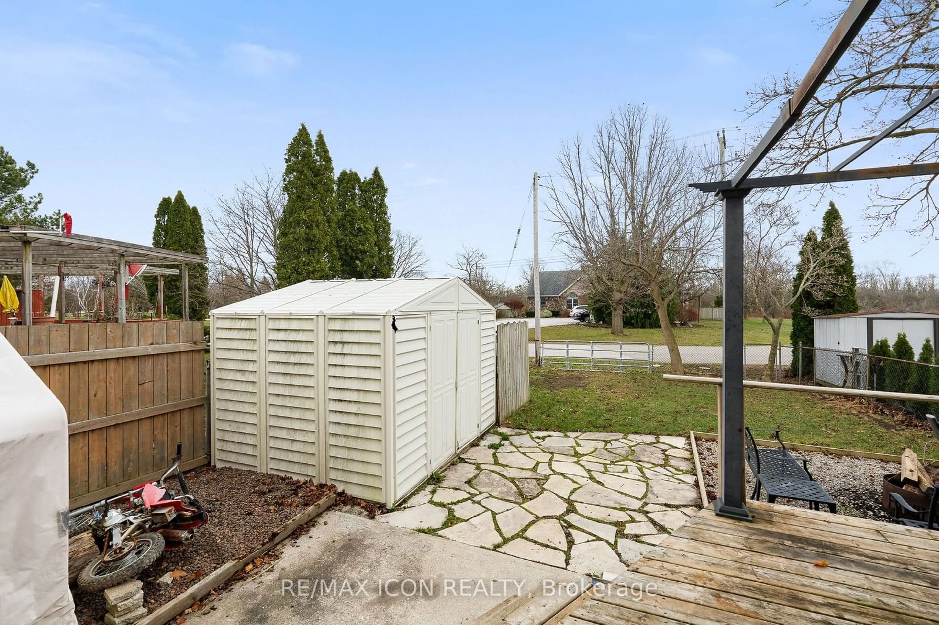 Shed for 548 Short St, Petrolia Ontario N0N 1R0