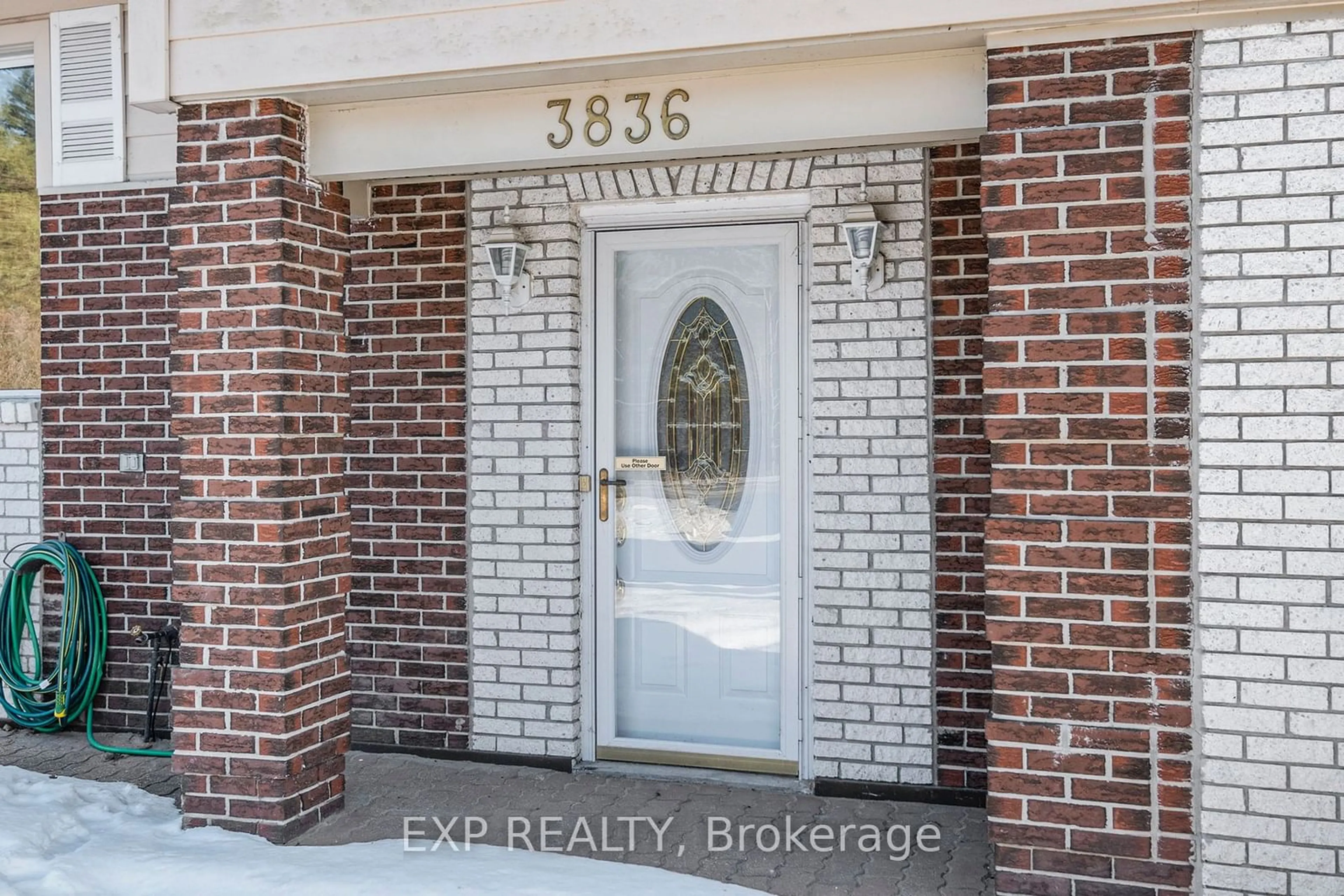 Indoor entryway for 3836 Leitrim Rd, Leitrim Ontario K1G 3N4