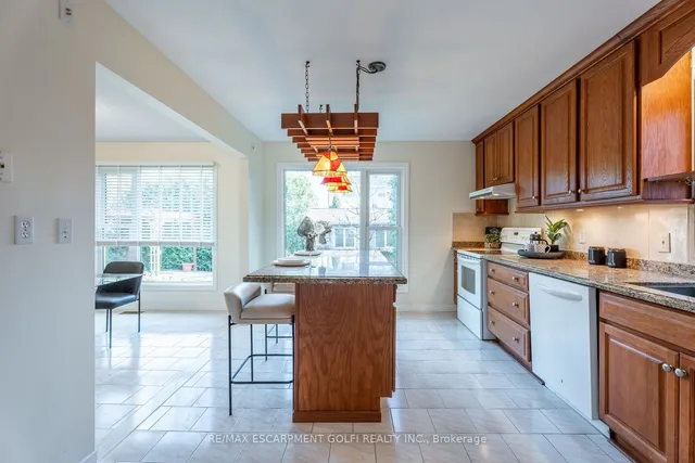 Additional property image - 54 Goldcrest Dr