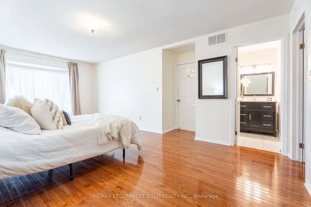 Additional property image - 54 Goldcrest Dr