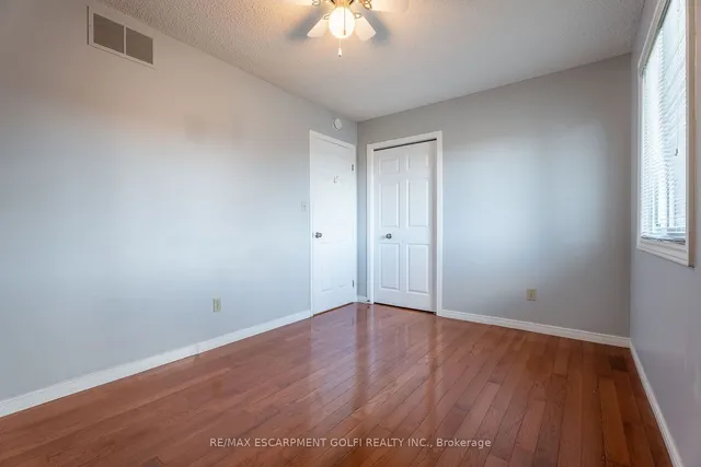 Additional property image - 54 Goldcrest Dr
