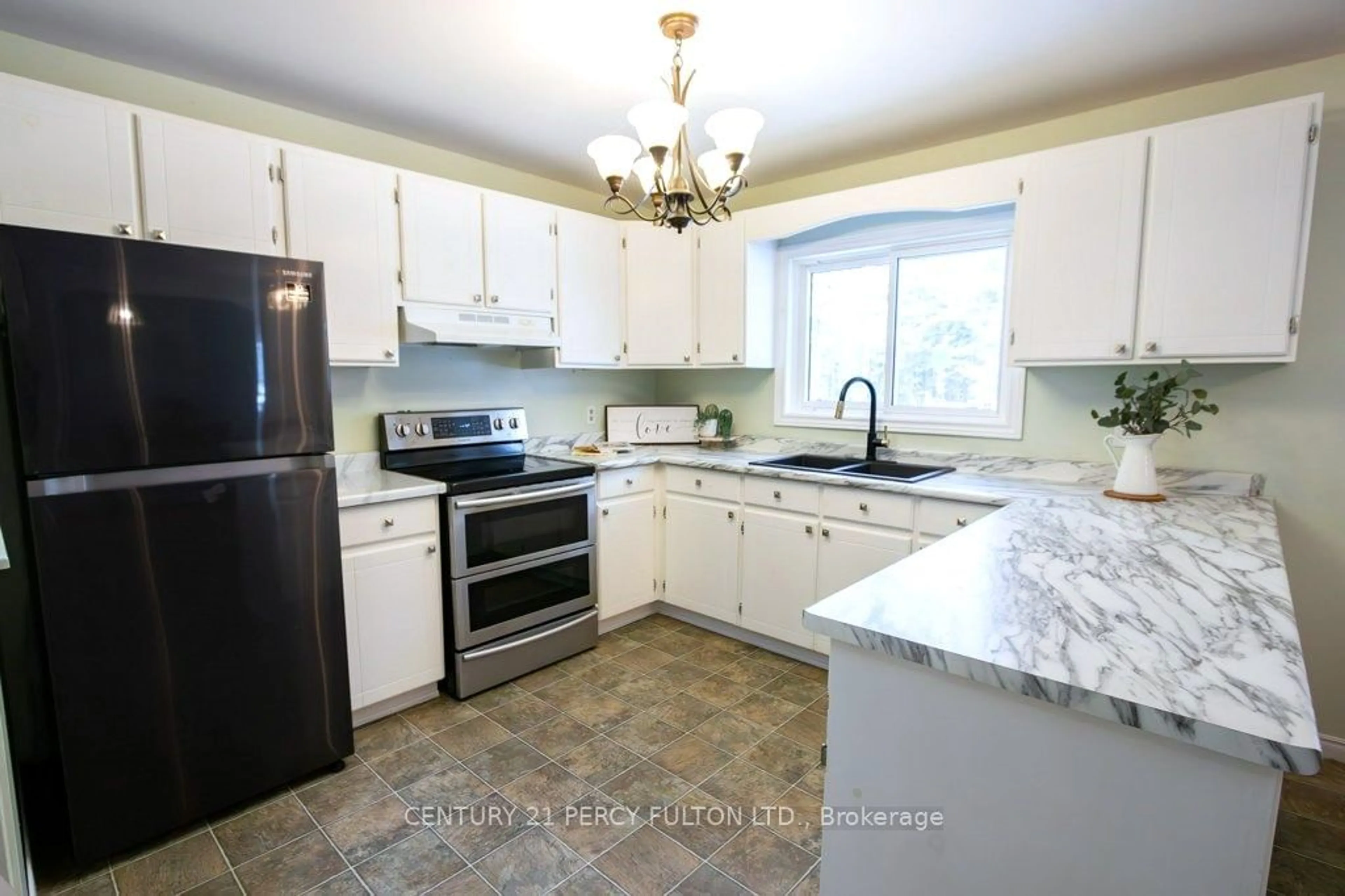 Standard kitchen, unknown for 7573 Hwy 35, Kawartha Lakes Ontario K0M 2L0