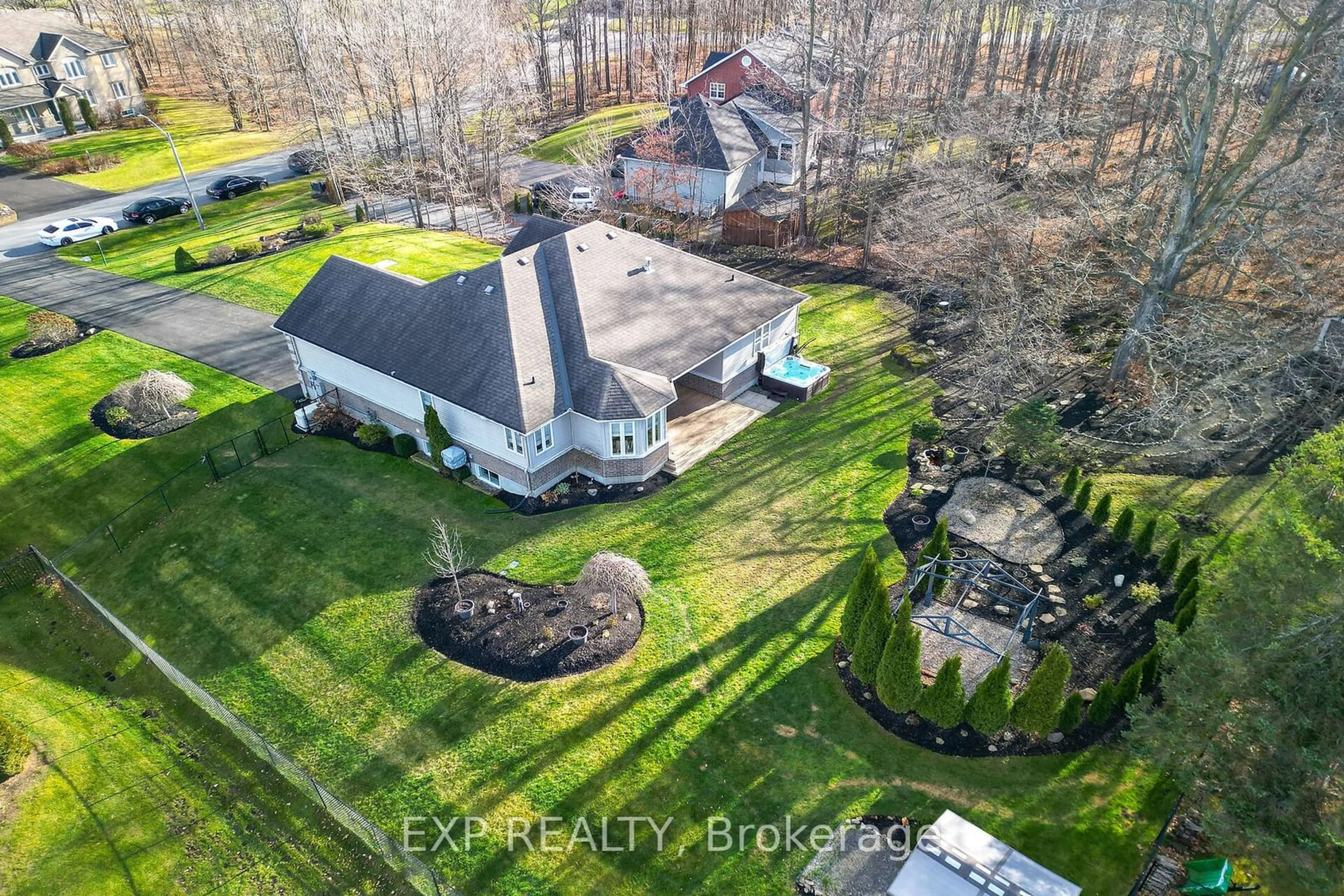 A pic from outside/outdoor area/front of a property/back of a property/a pic from drone, unknown for 6654 Stillwood Dr, Manotick - Kars - Rideau Twp and Area Ontario K0A 2T0