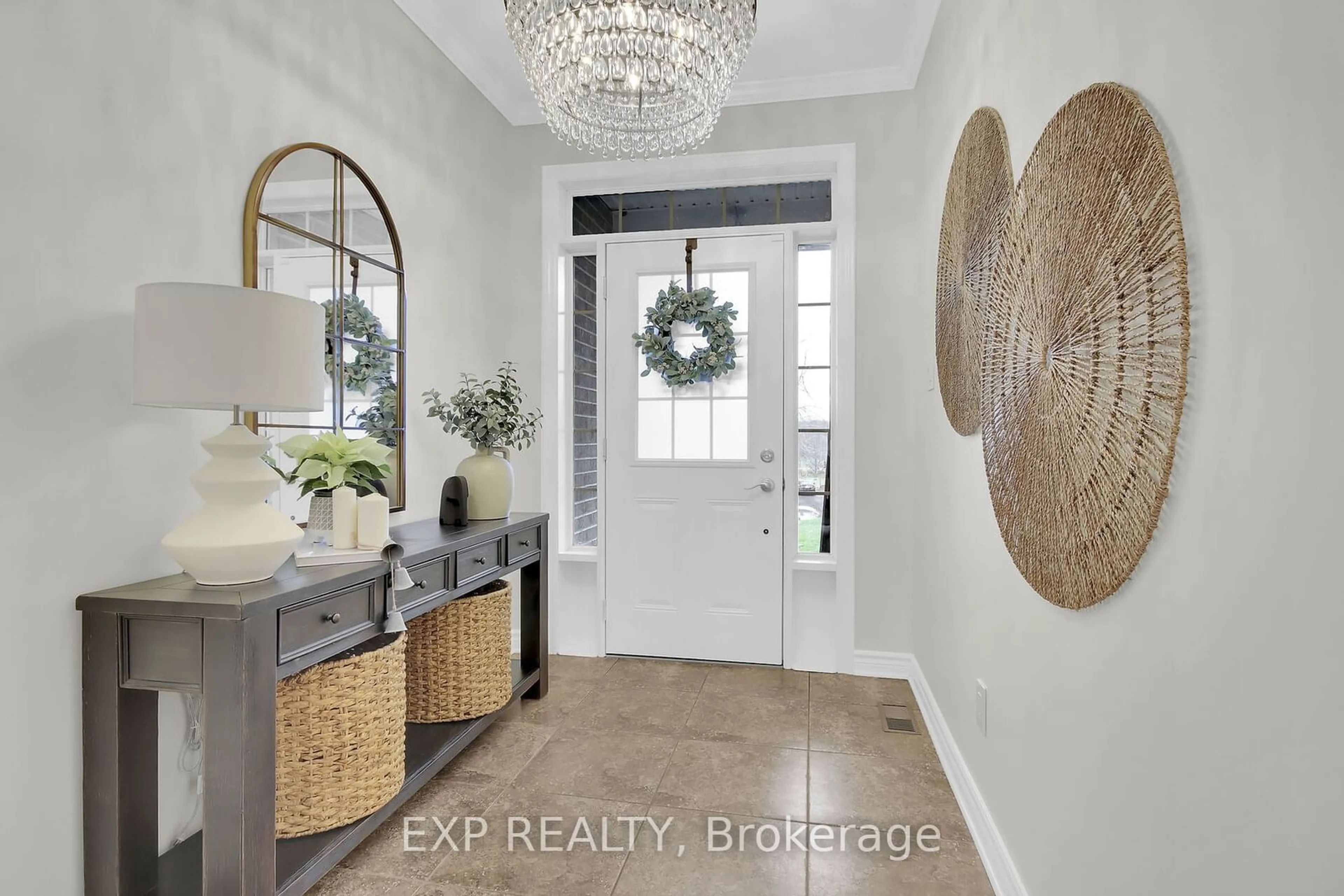 Indoor entryway for 6654 Stillwood Dr, Manotick - Kars - Rideau Twp and Area Ontario K0A 2T0