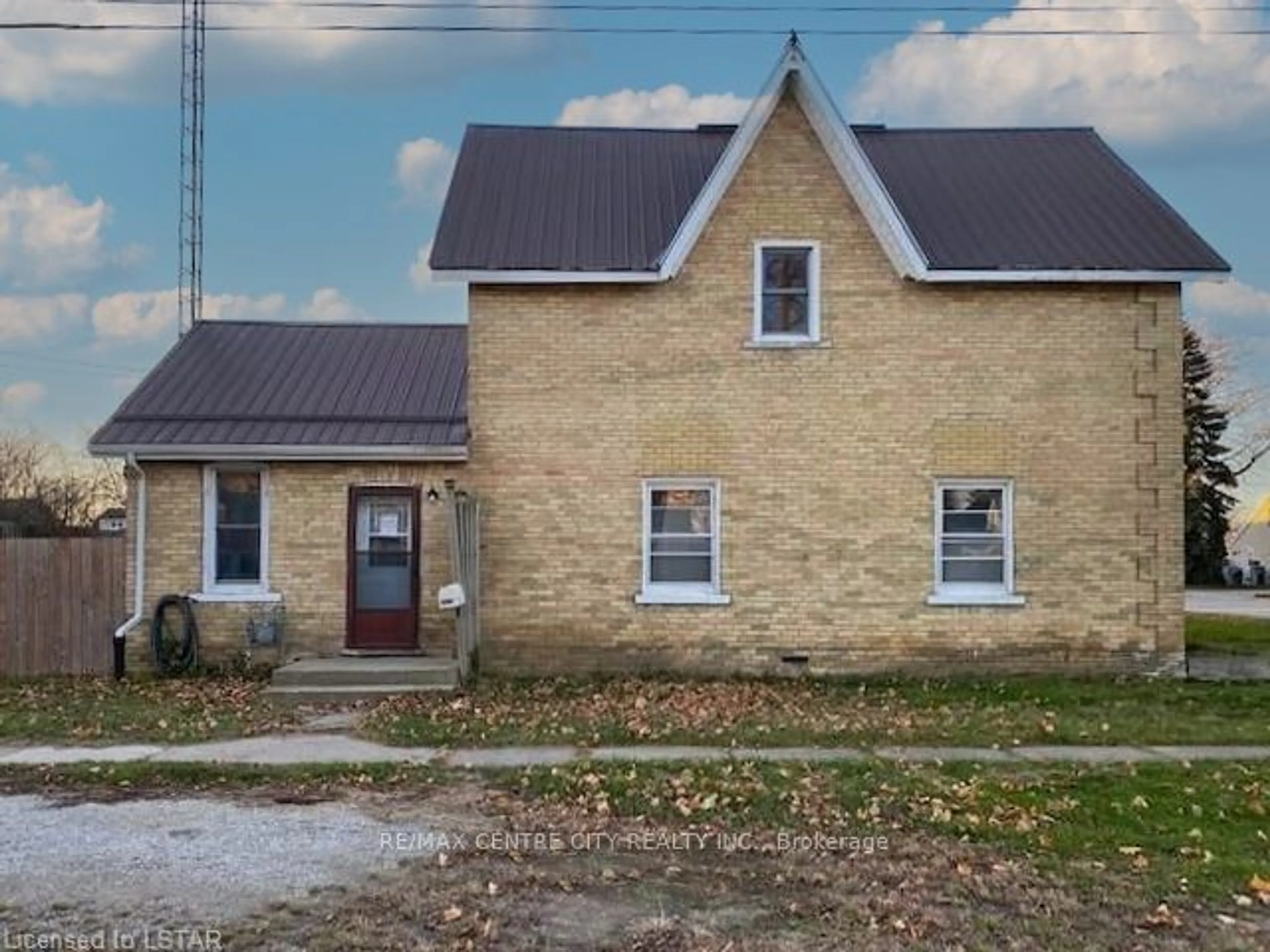 Home with brick exterior material, building for 243 Warwick St, Warwick Ontario N0M 2S0