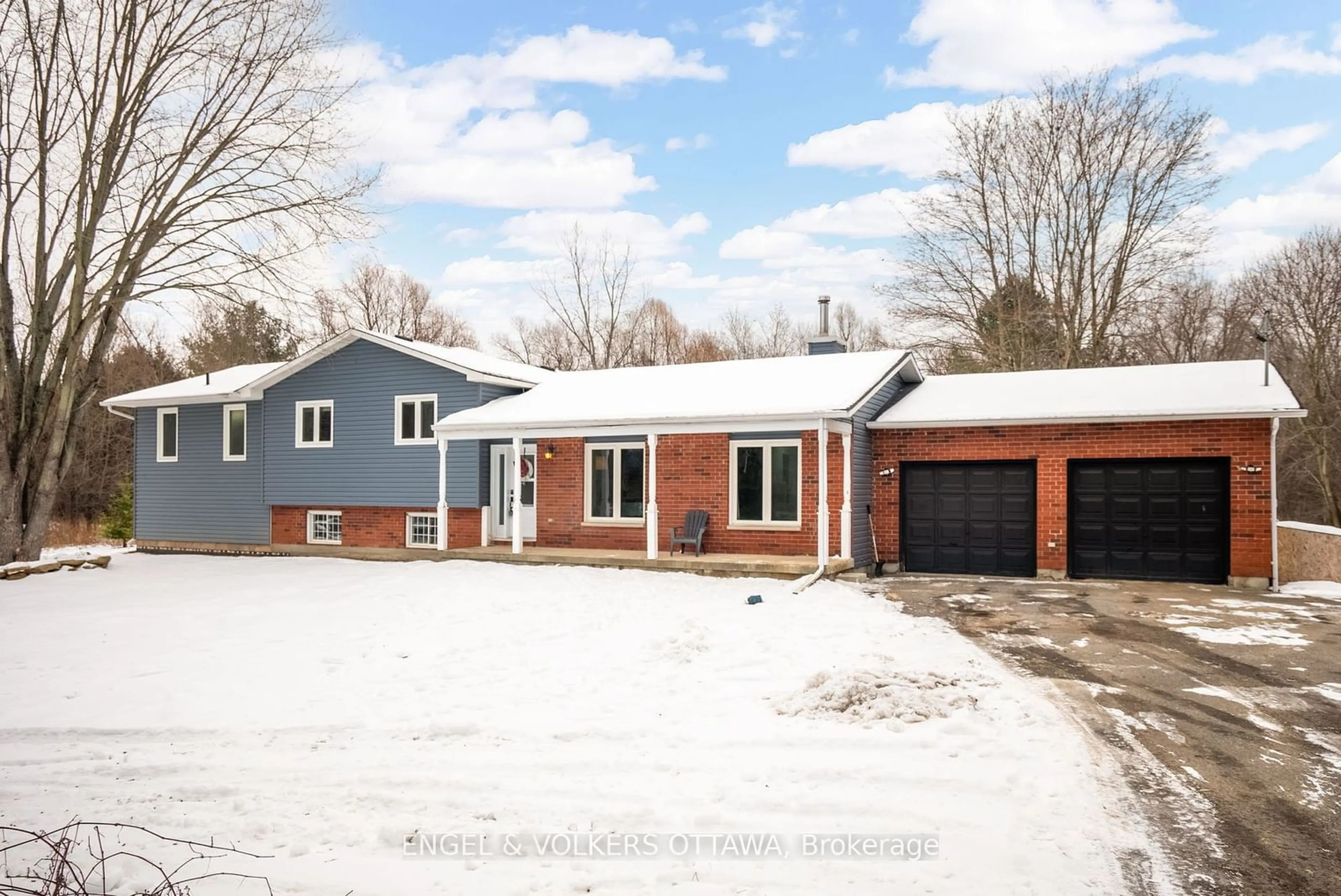 A pic from outside/outdoor area/front of a property/back of a property/a pic from drone, street for 8301 Albert Bouwers Circ, Greely - Metcalfe - Osgoode - Vernon and Area Ontario K0A 2P0