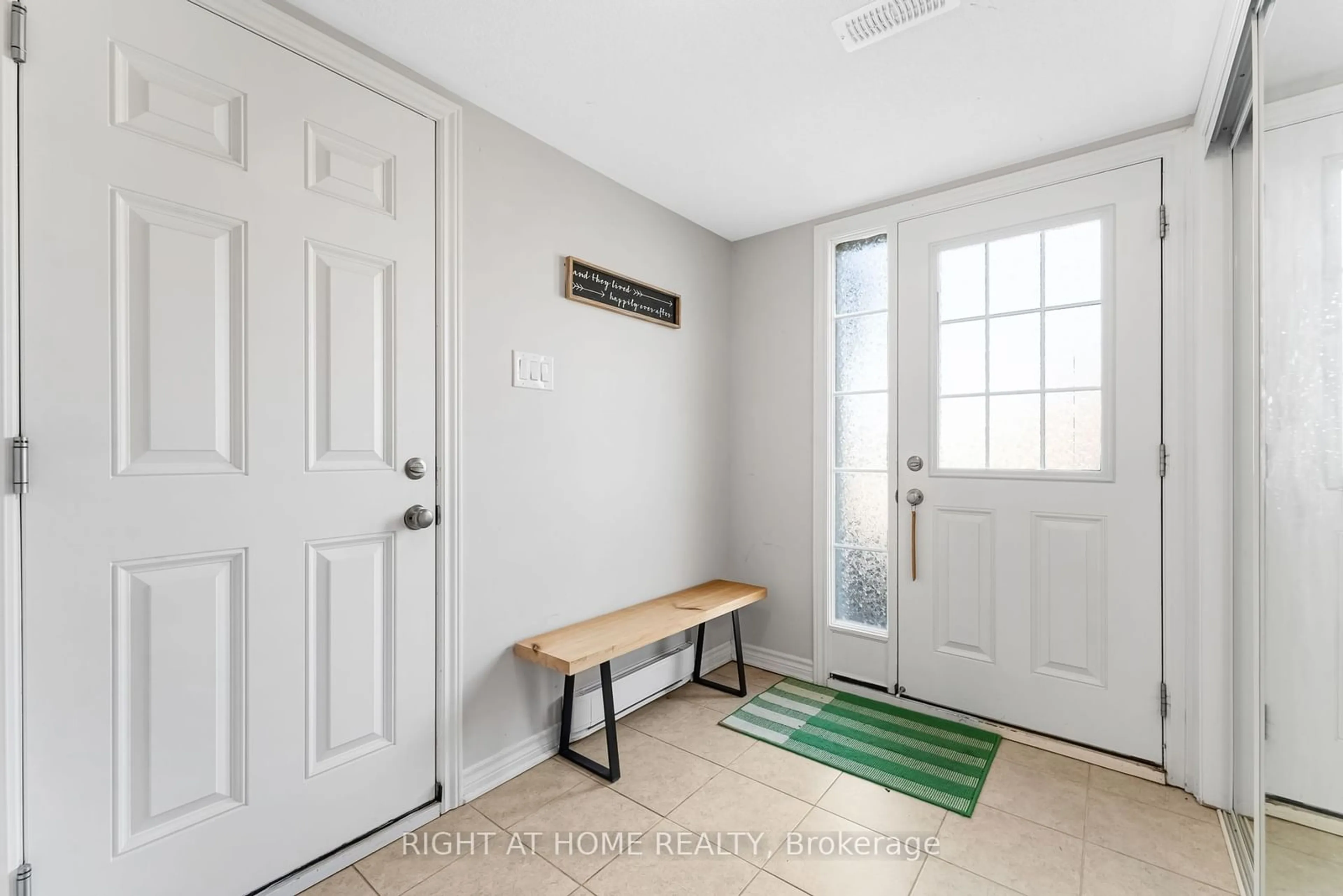 Indoor entryway for 74 Feathertop Lane, Kanata Ontario K2V 0K7