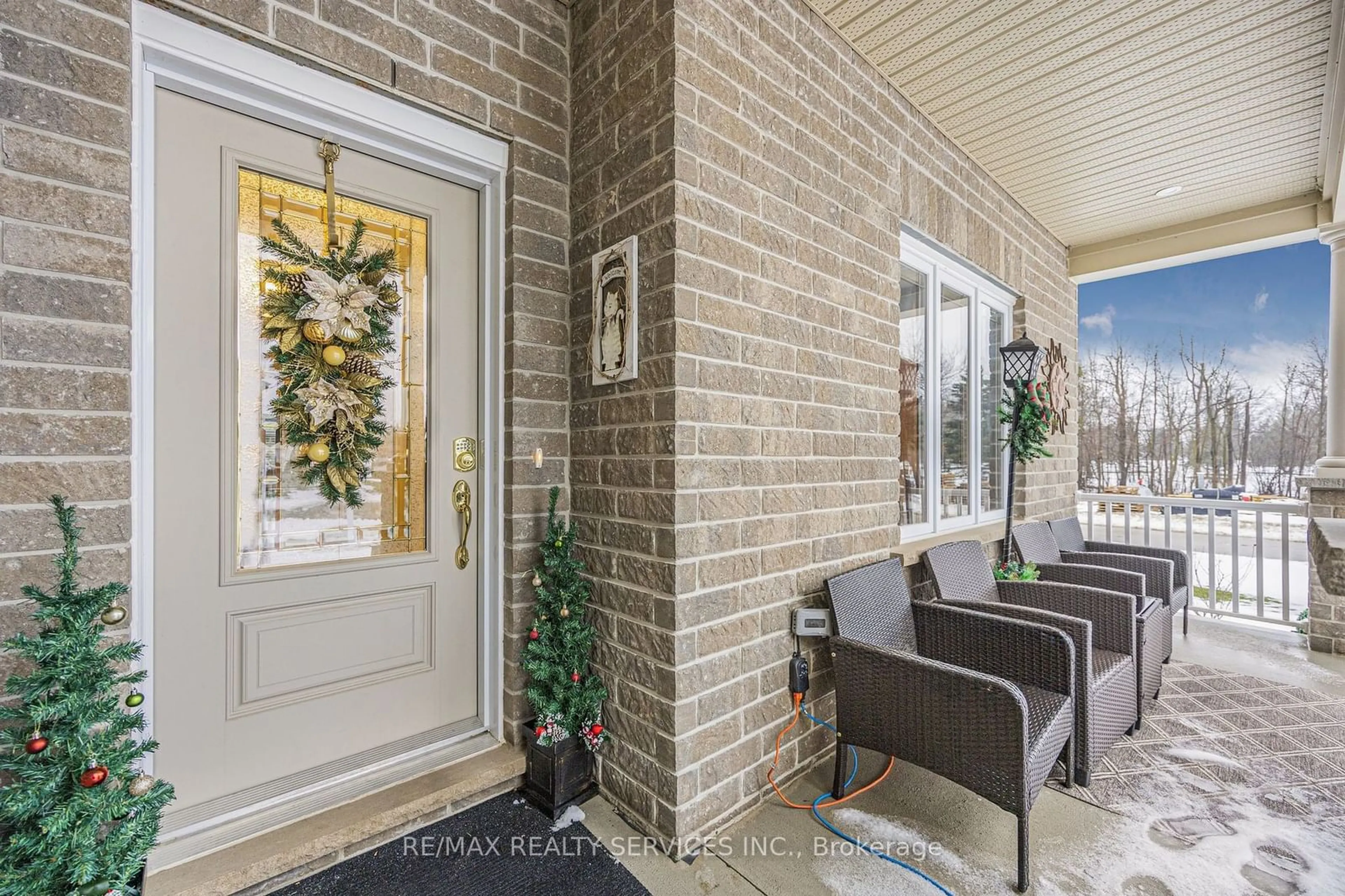 Indoor entryway for 255 Rogers Rd, North Perth Ontario N4W 0H3