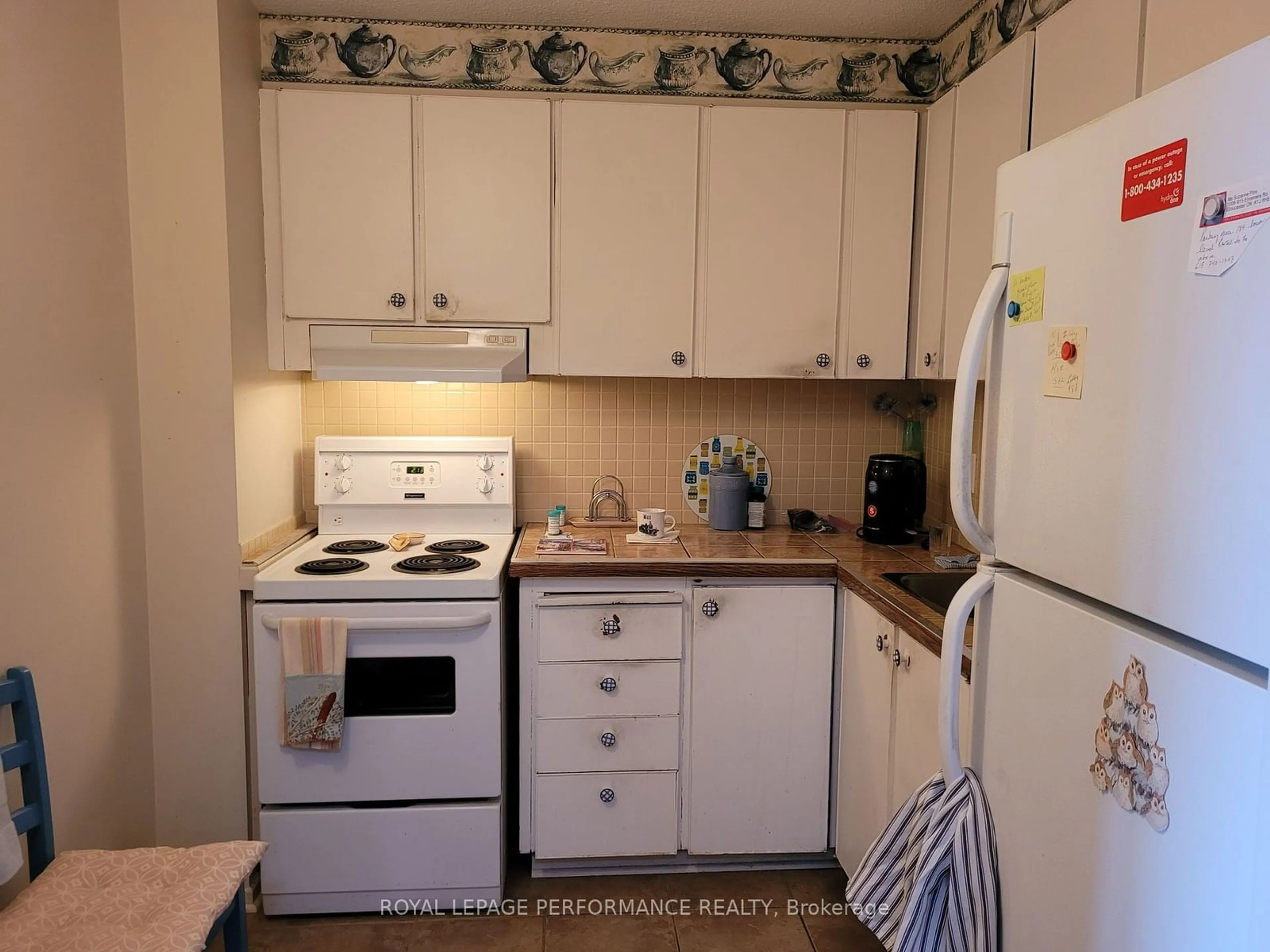 Standard kitchen, unknown for 915 Elmsmere Rd #612, Beacon Hill North - South and Area Ontario K1J 8H8