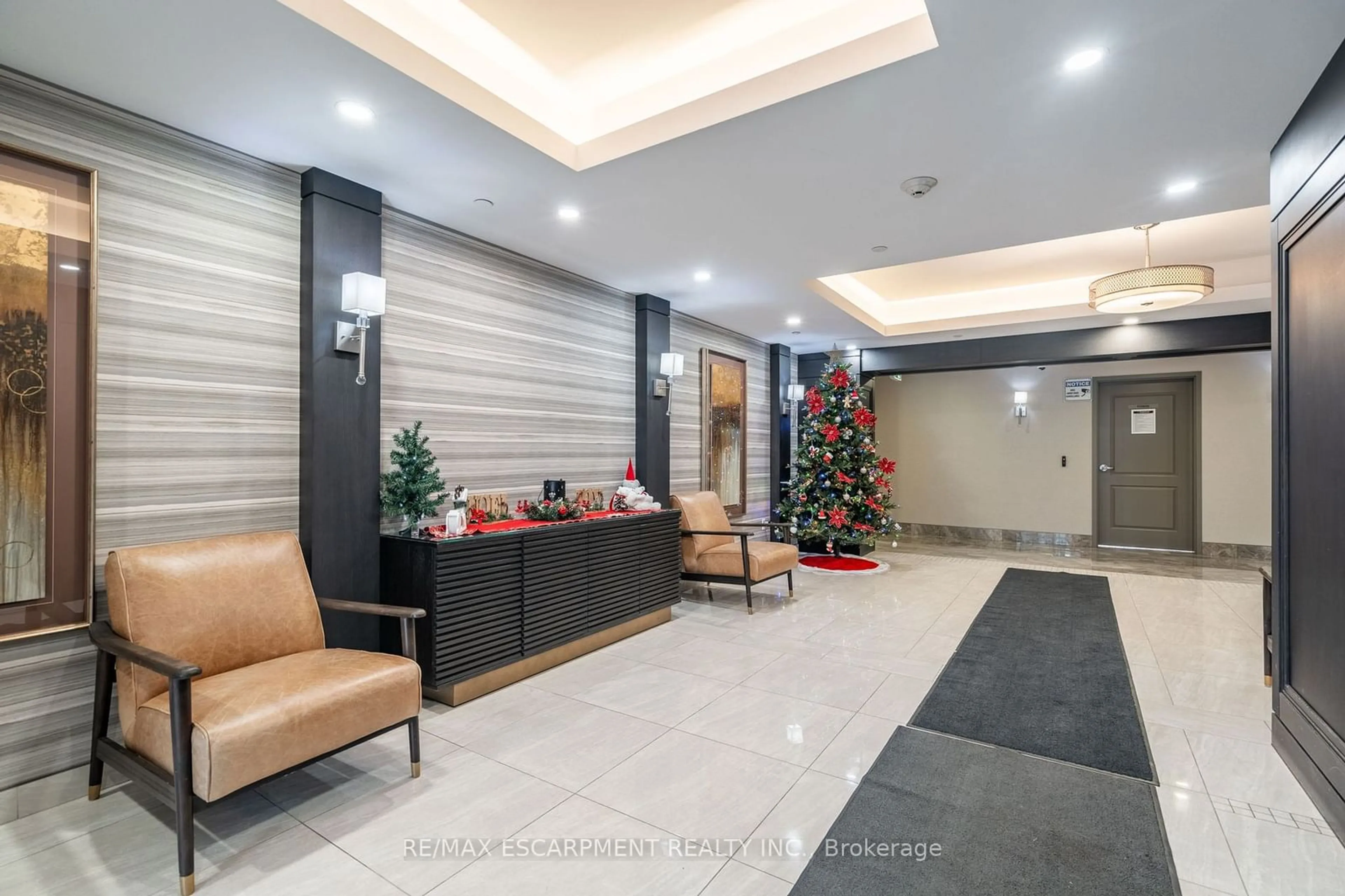 Lobby for 125 Shoreview Pl #205, Hamilton Ontario L8E 0K3