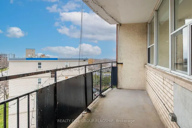 Additional property image - 293 Mohawk Rd Unit 702