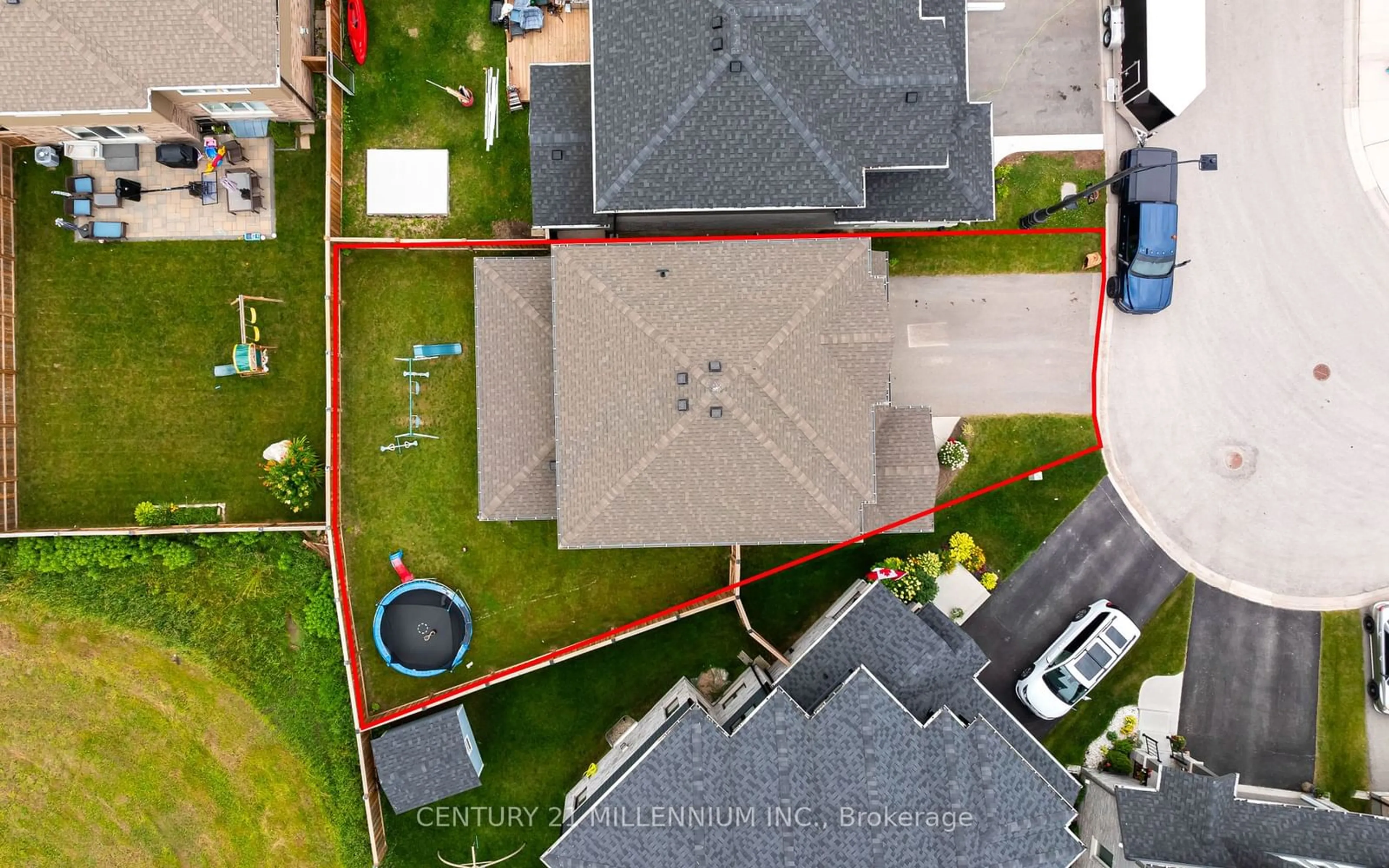 A pic from outside/outdoor area/front of a property/back of a property/a pic from drone, street for 28 Sparrow Cres, East Luther Grand Valley Ontario L9W 7P2