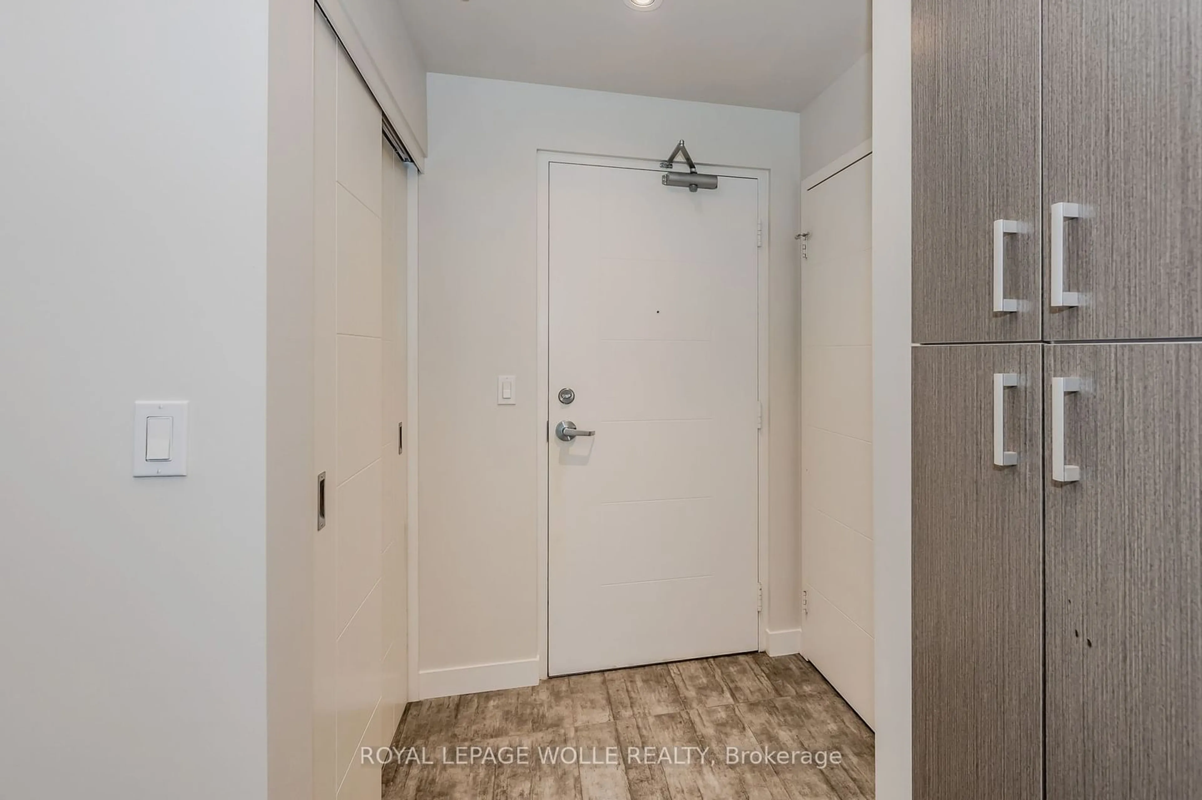 Indoor entryway for 62 Balsam St #H201, Waterloo Ontario N2L 3H2