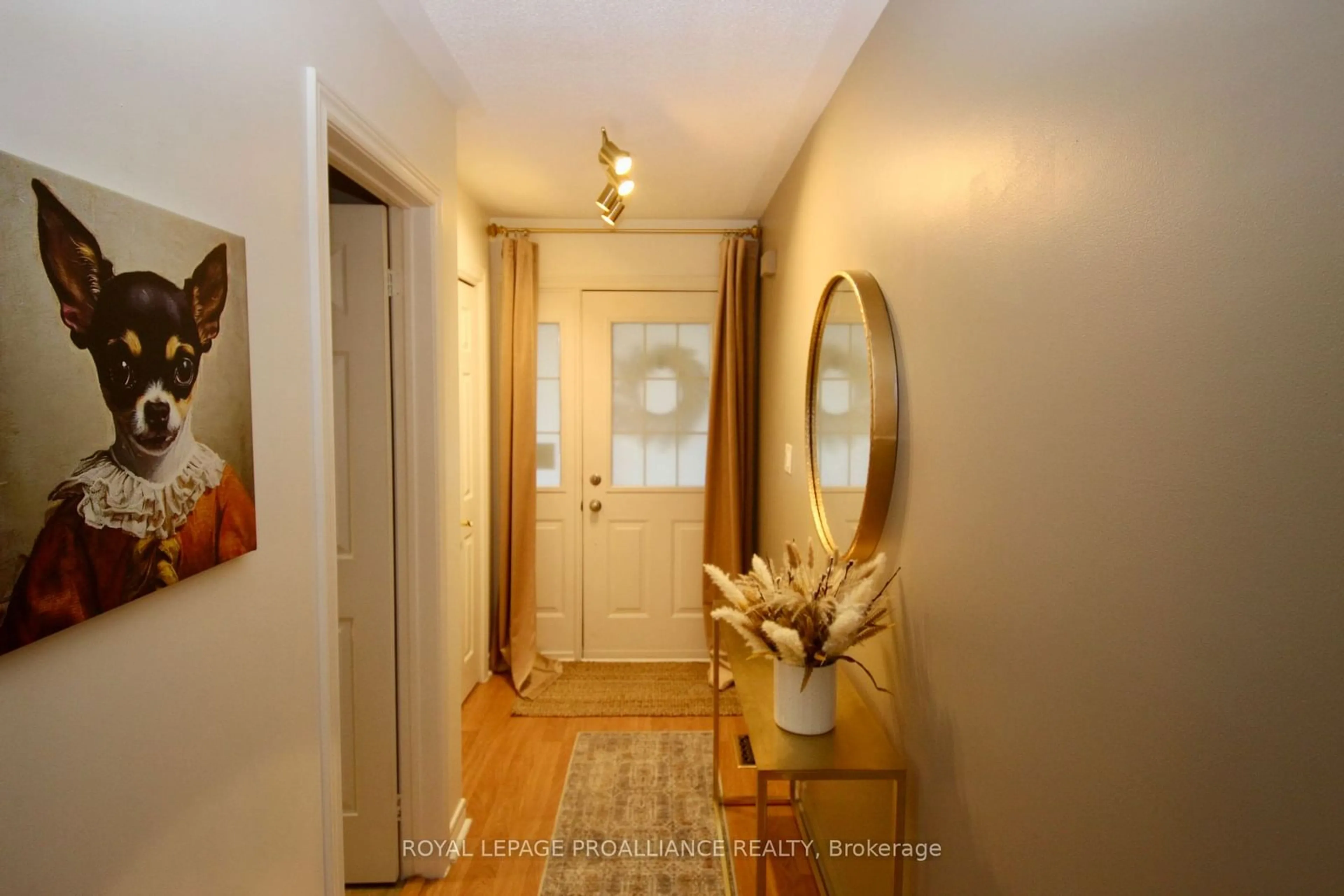 Indoor entryway for 1 Lockwood Dr, Brighton Ontario K0K 1H0