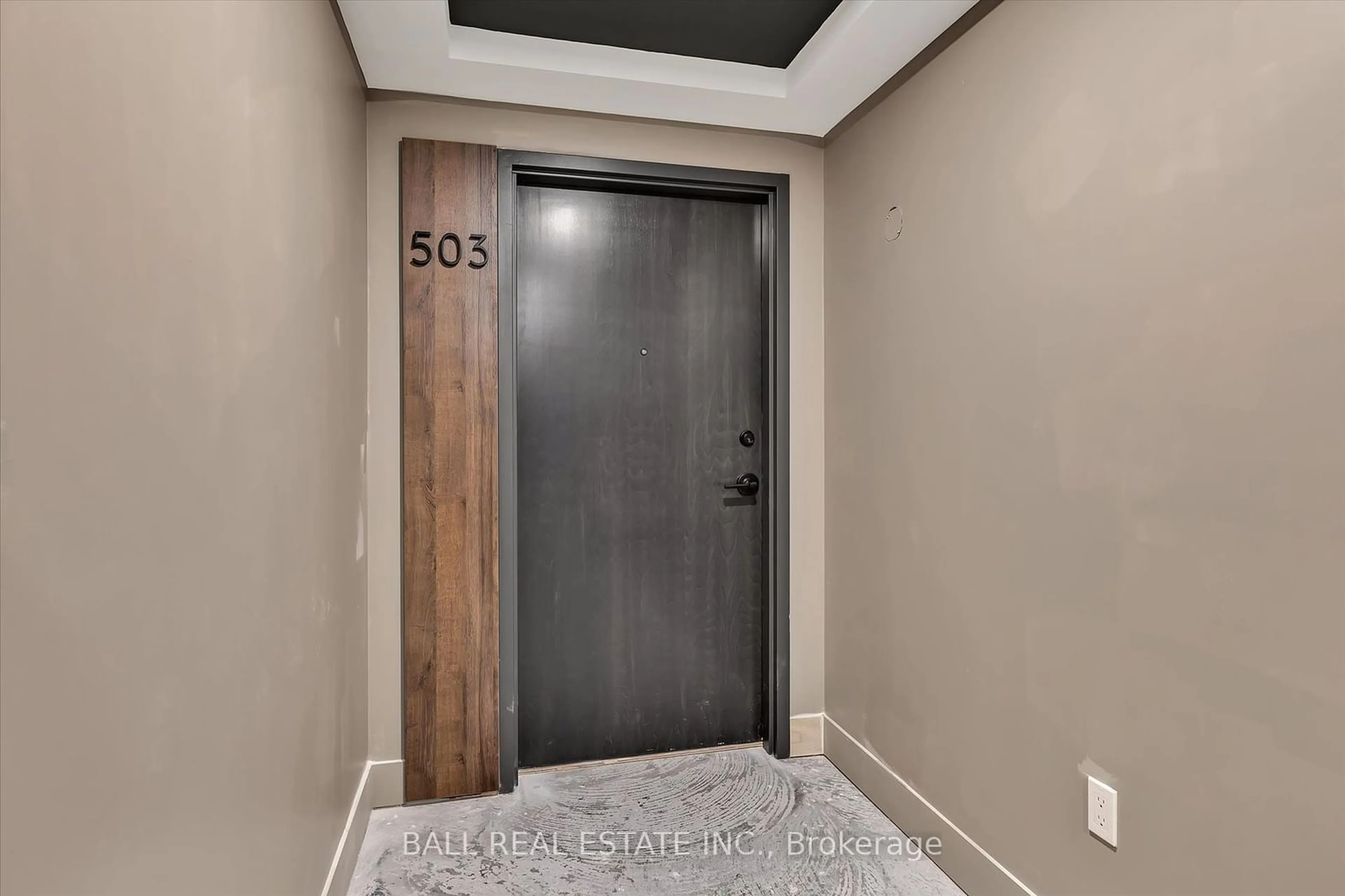 Indoor entryway for 195 Hunter St ##503, Peterborough Ontario K9H 1G9