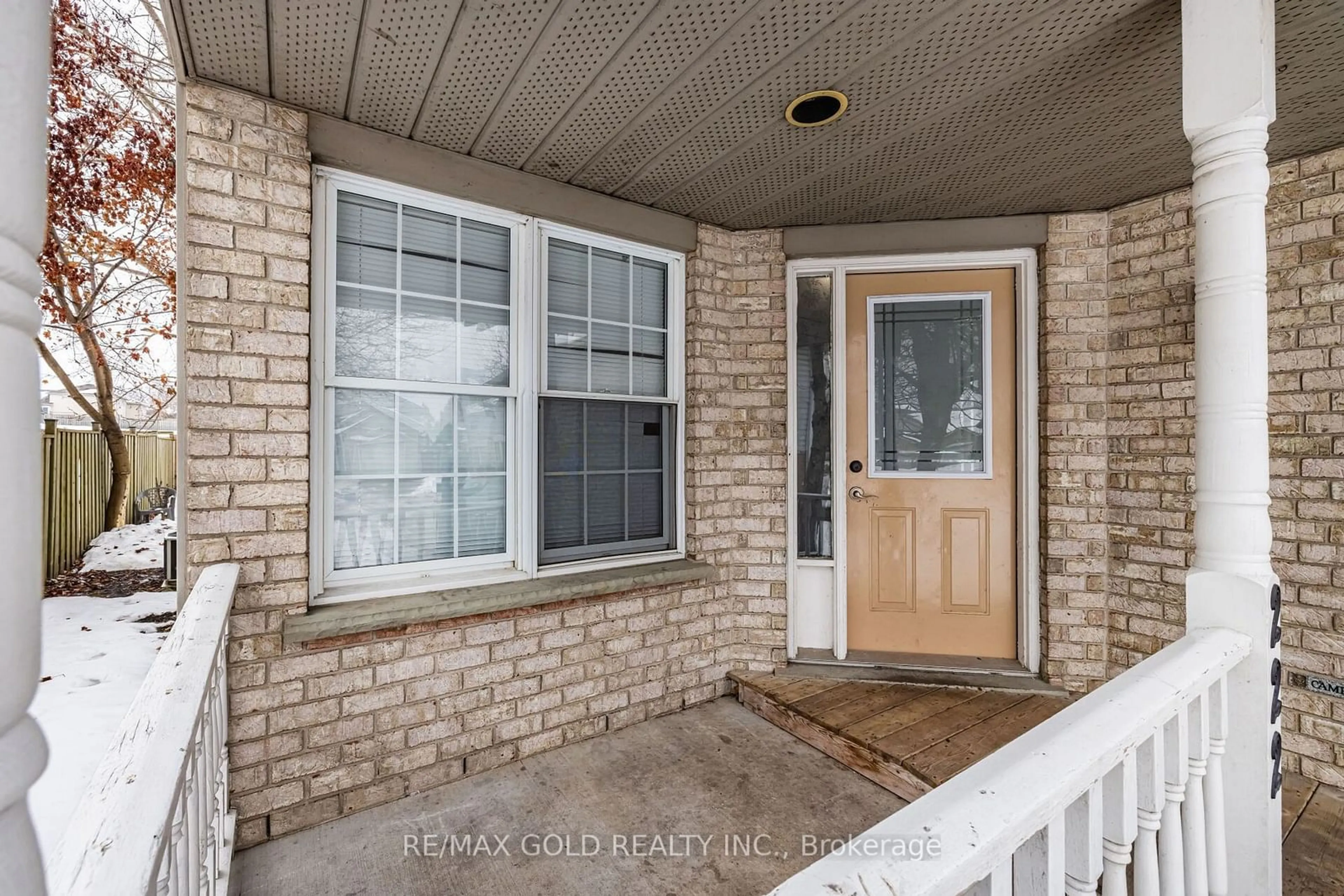 Indoor entryway for 222 Fleming Dr, London Ontario N5V 4Y9