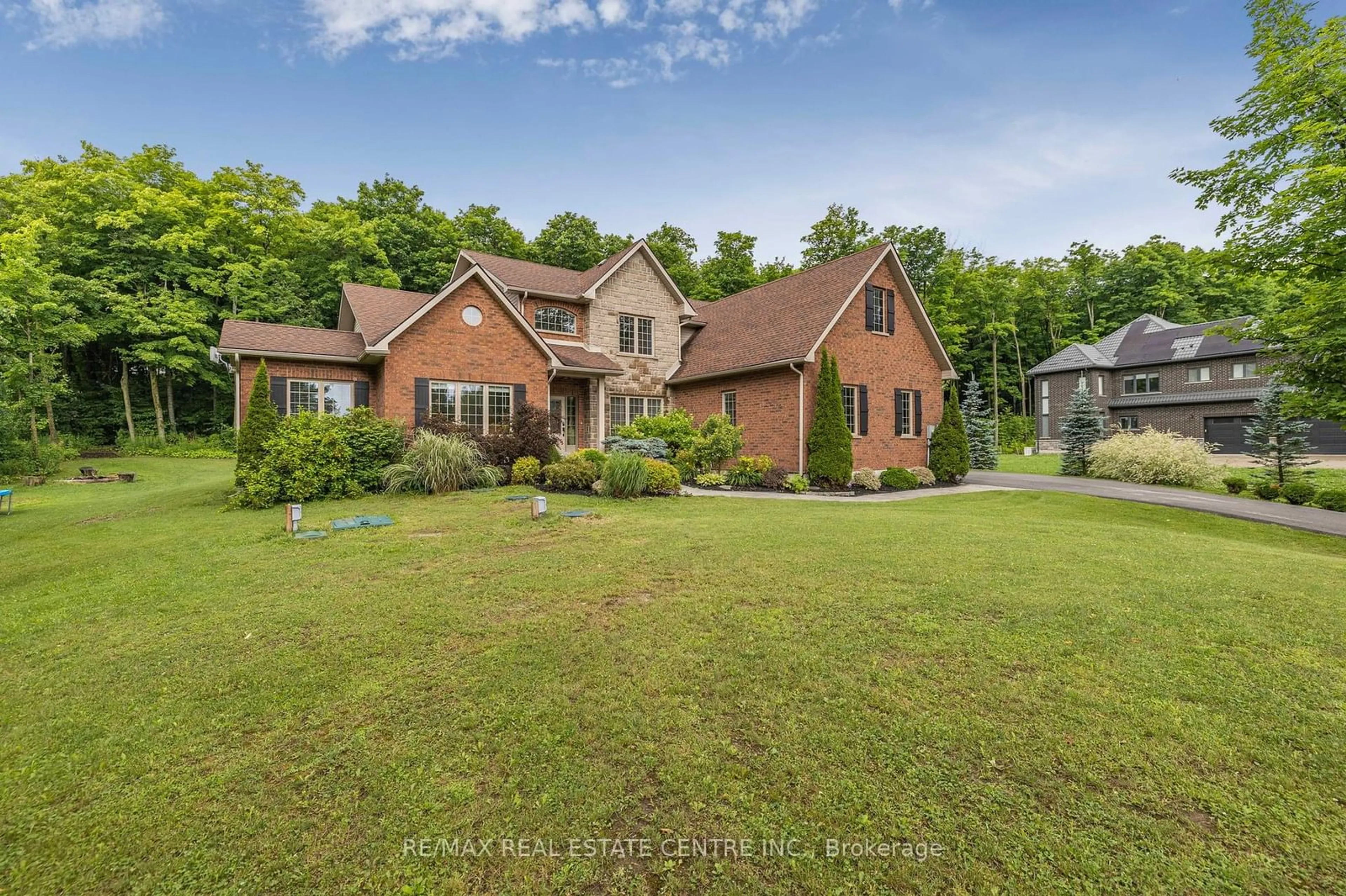 A pic from outside/outdoor area/front of a property/back of a property/a pic from drone, unknown for 2 Ashlea Lane, Melancthon Ontario L9V 3M9