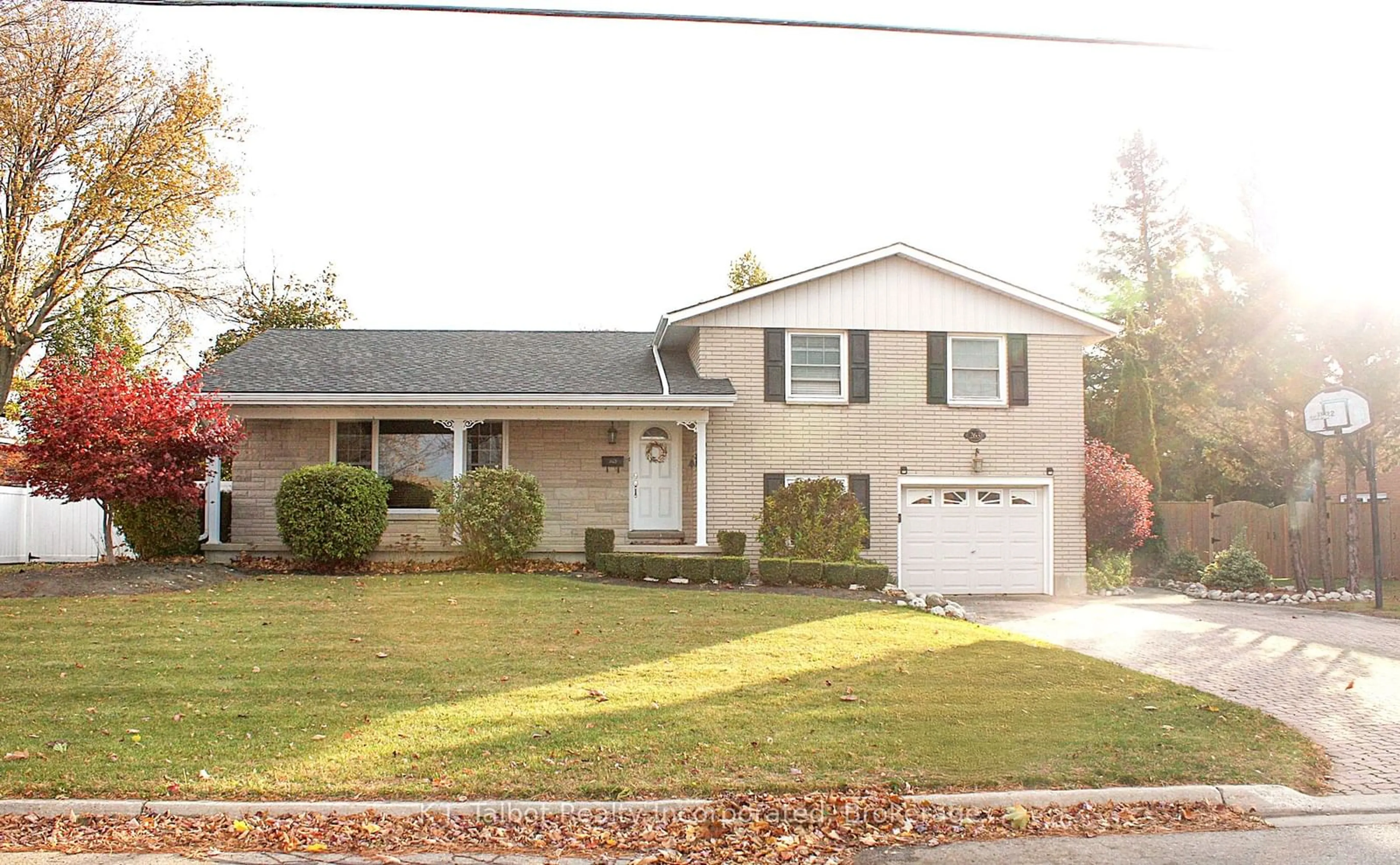 Home with vinyl exterior material, street for 263 Eldon St, Goderich Ontario N7A 3R9