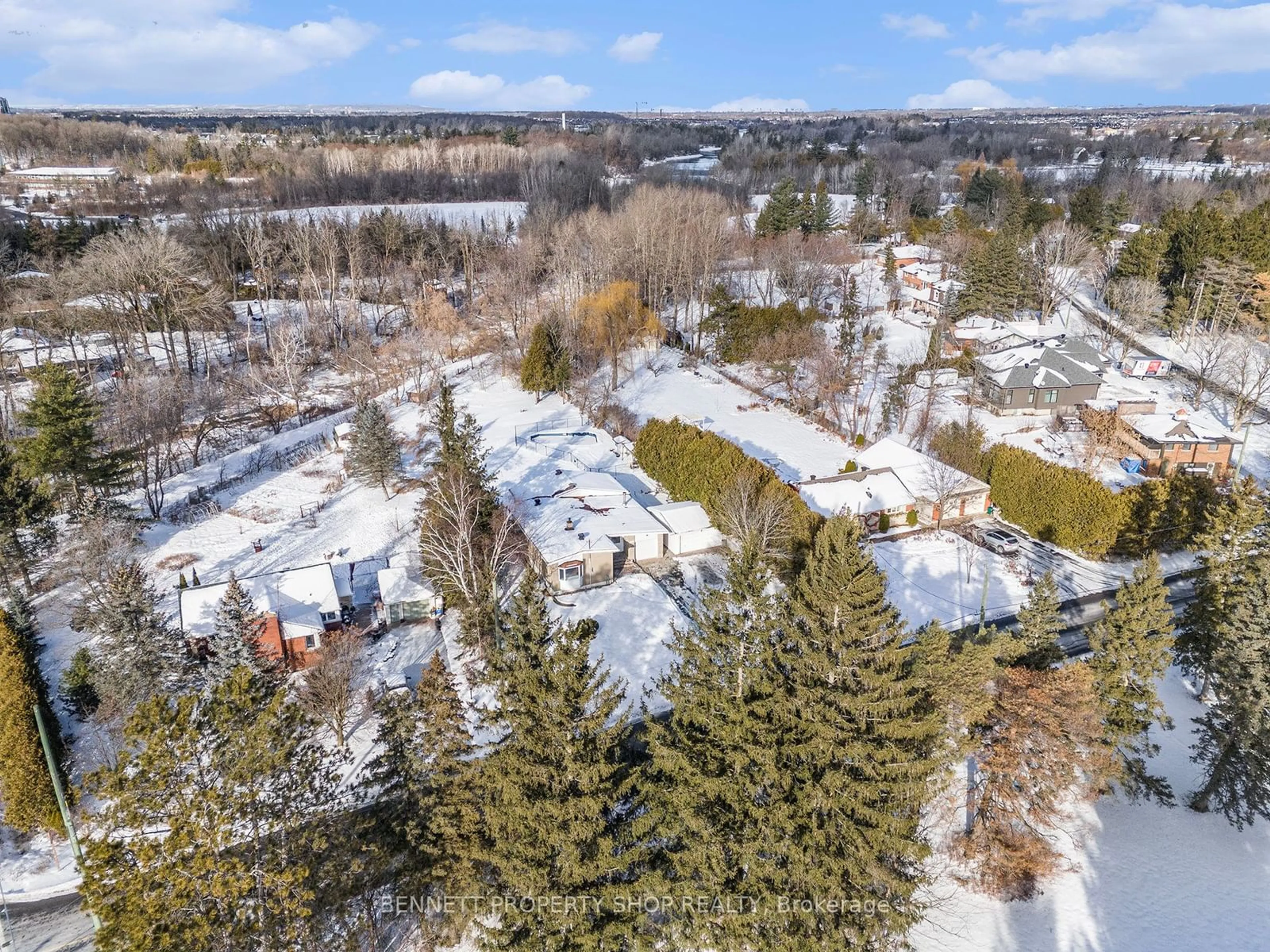 A pic from outside/outdoor area/front of a property/back of a property/a pic from drone, unknown for 3360 Barnsdale Rd, Manotick - Kars - Rideau Twp and Area Ontario K4M 1B2