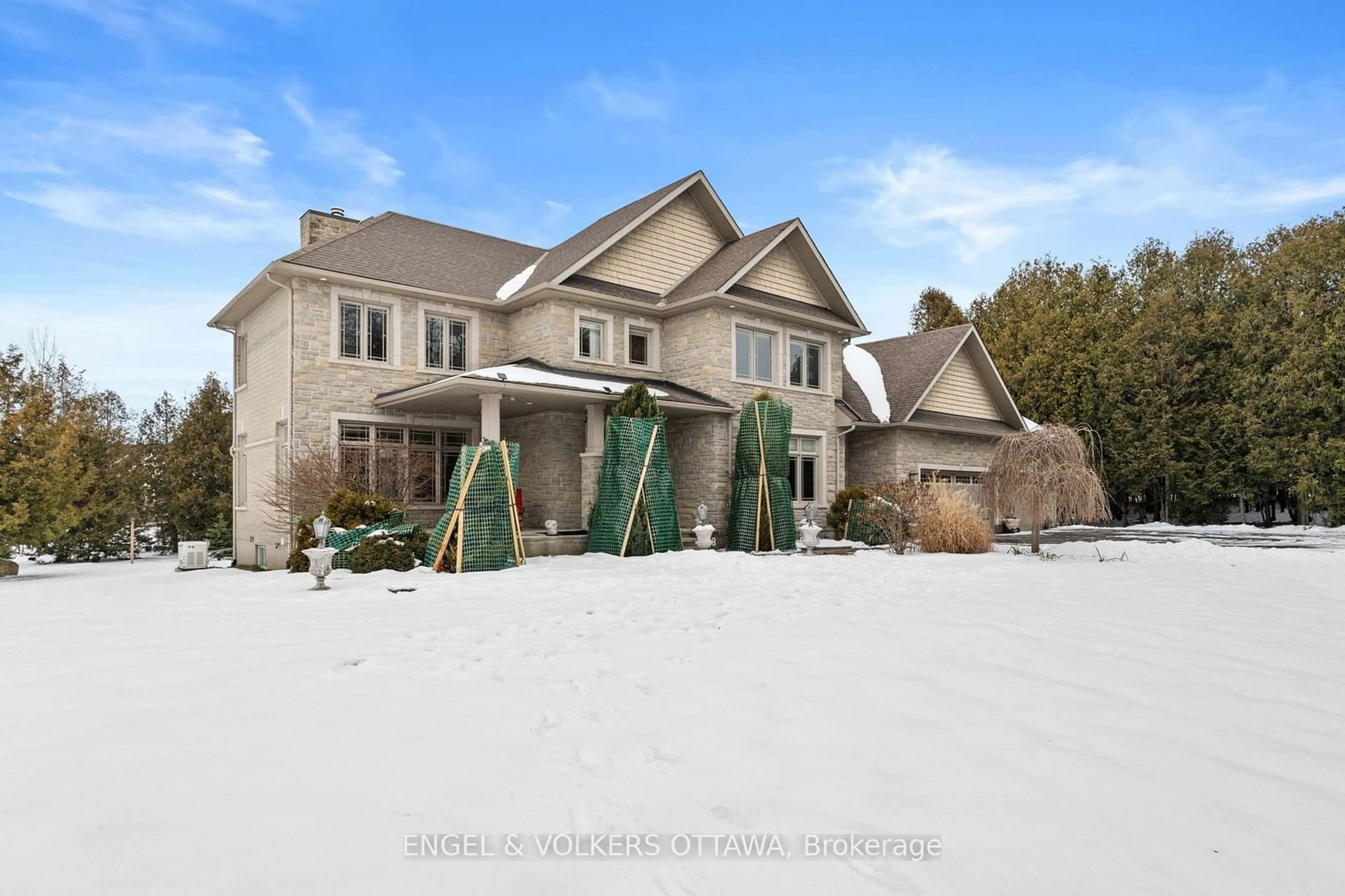 Home with brick exterior material, unknown for 5785 Longhearth Way, Manotick - Kars - Rideau Twp and Area Ontario K4M 1M2