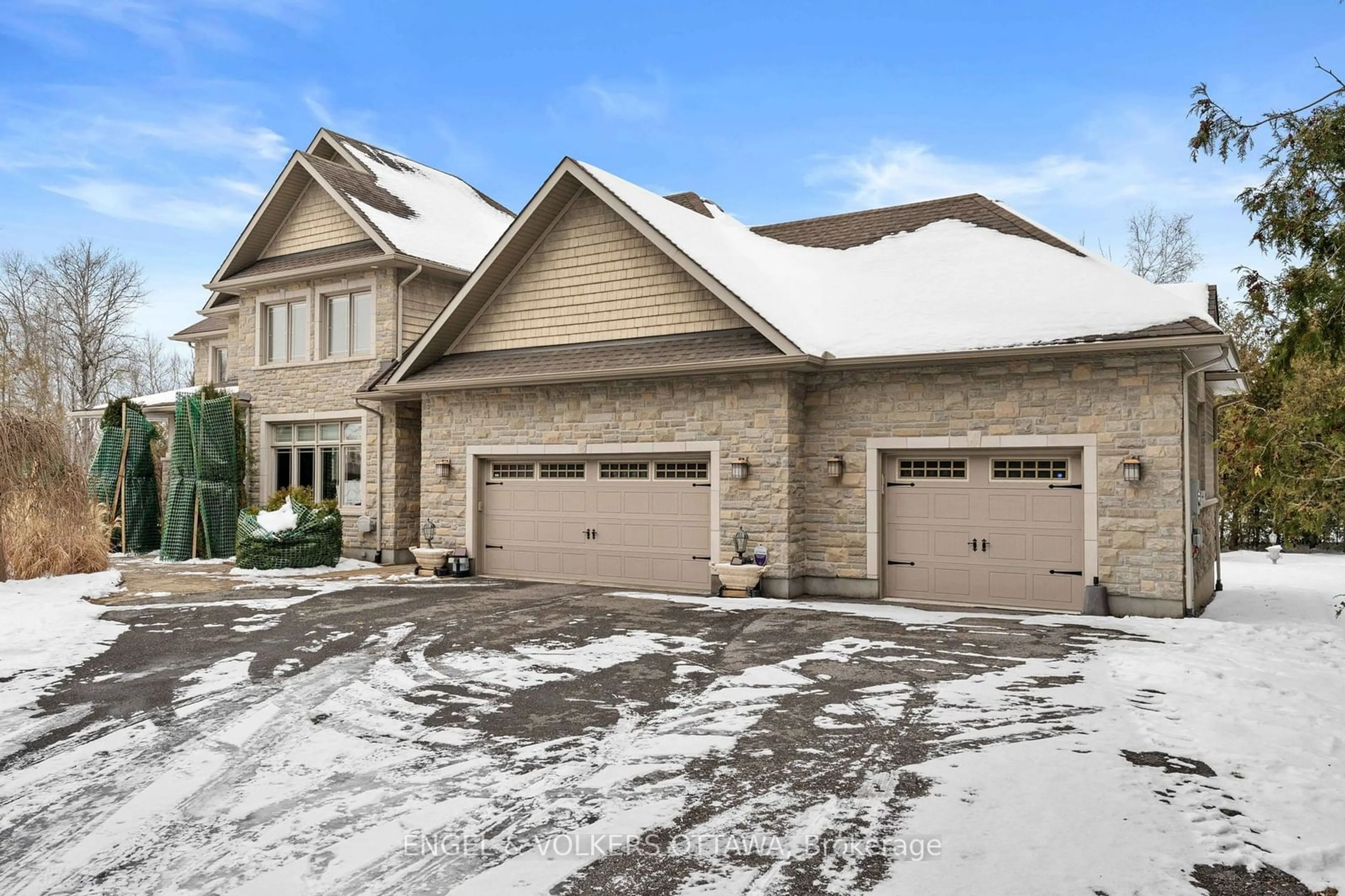 Home with brick exterior material, street for 5785 Longhearth Way, Manotick - Kars - Rideau Twp and Area Ontario K4M 1M2