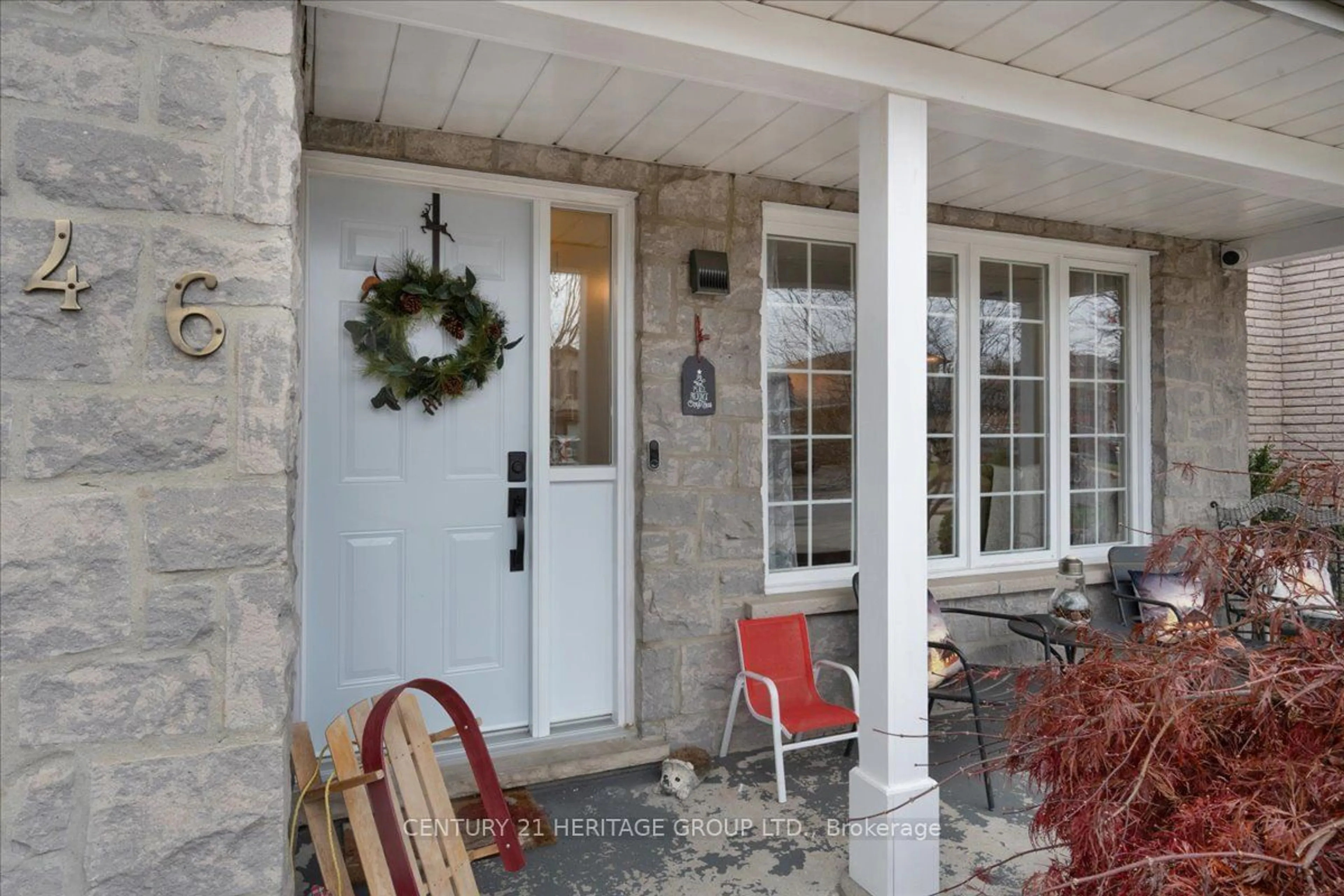 Indoor entryway for 46 Millpond Pl, Hamilton Ontario L8W 2W8