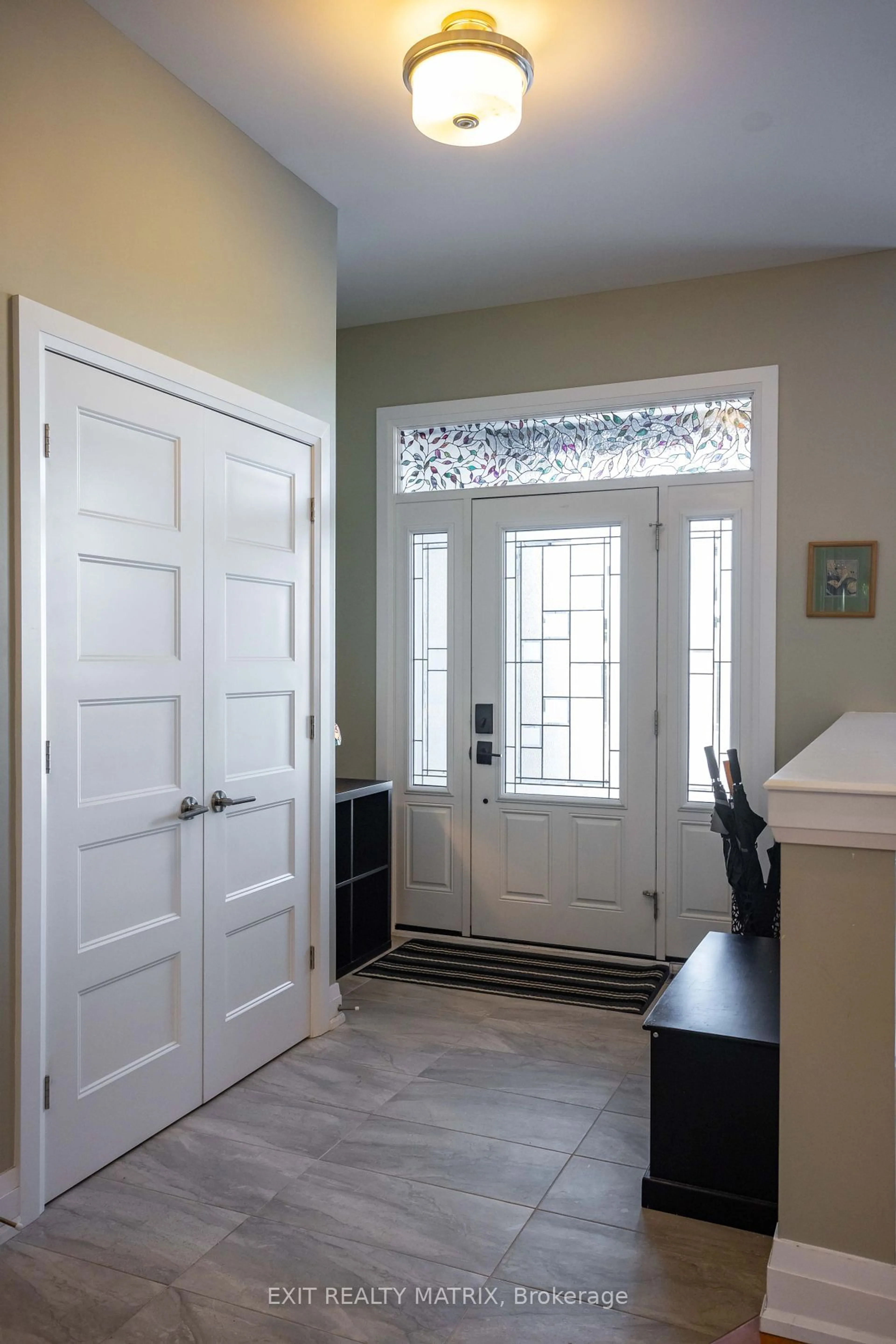 Indoor entryway for 370 Dore St, Casselman Ontario K0A 1M0