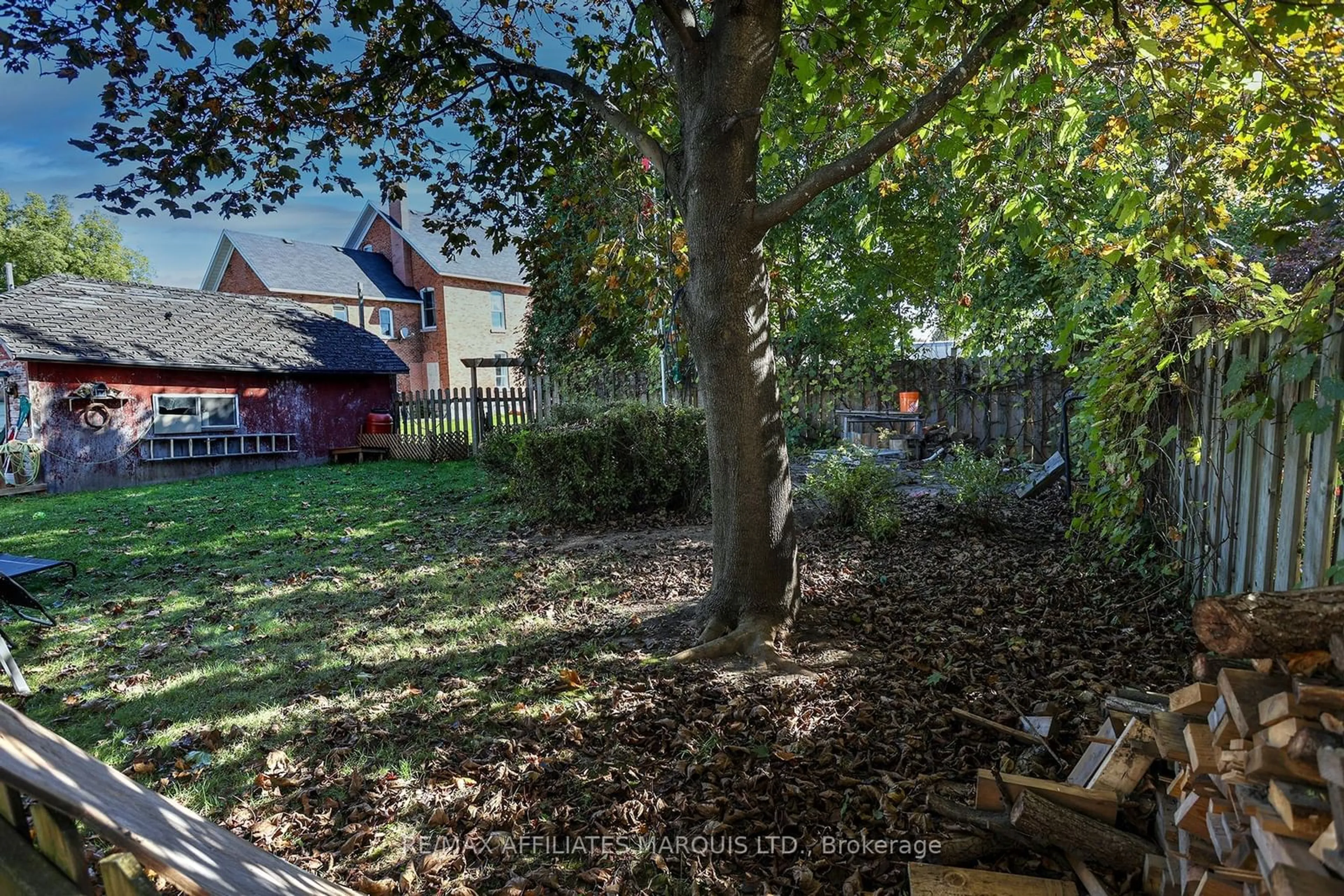 A pic from outside/outdoor area/front of a property/back of a property/a pic from drone, street for 13 Maud St, South Dundas Ontario K0C 1X0