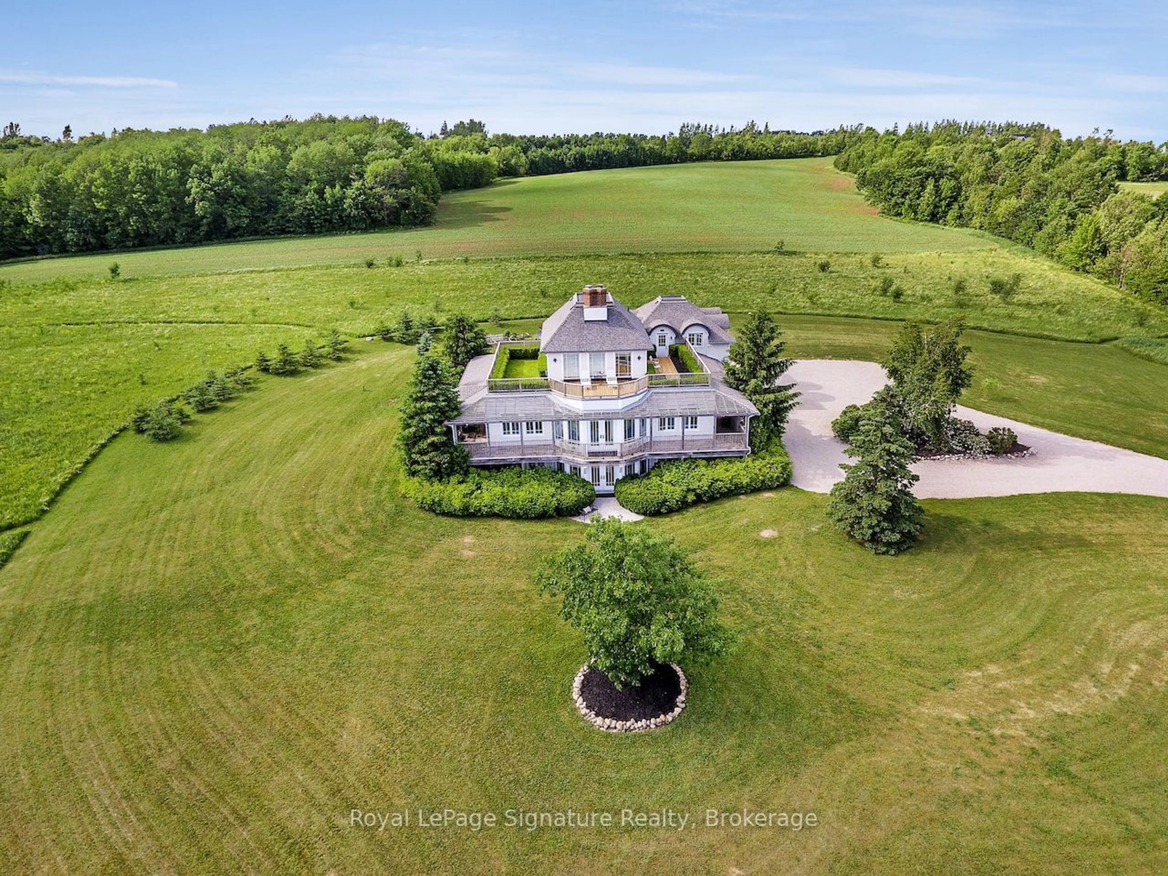 A pic from outside/outdoor area/front of a property/back of a property/a pic from drone, unknown for 807035 25th Side Rd, Grey Highlands Ontario N0C 1G0