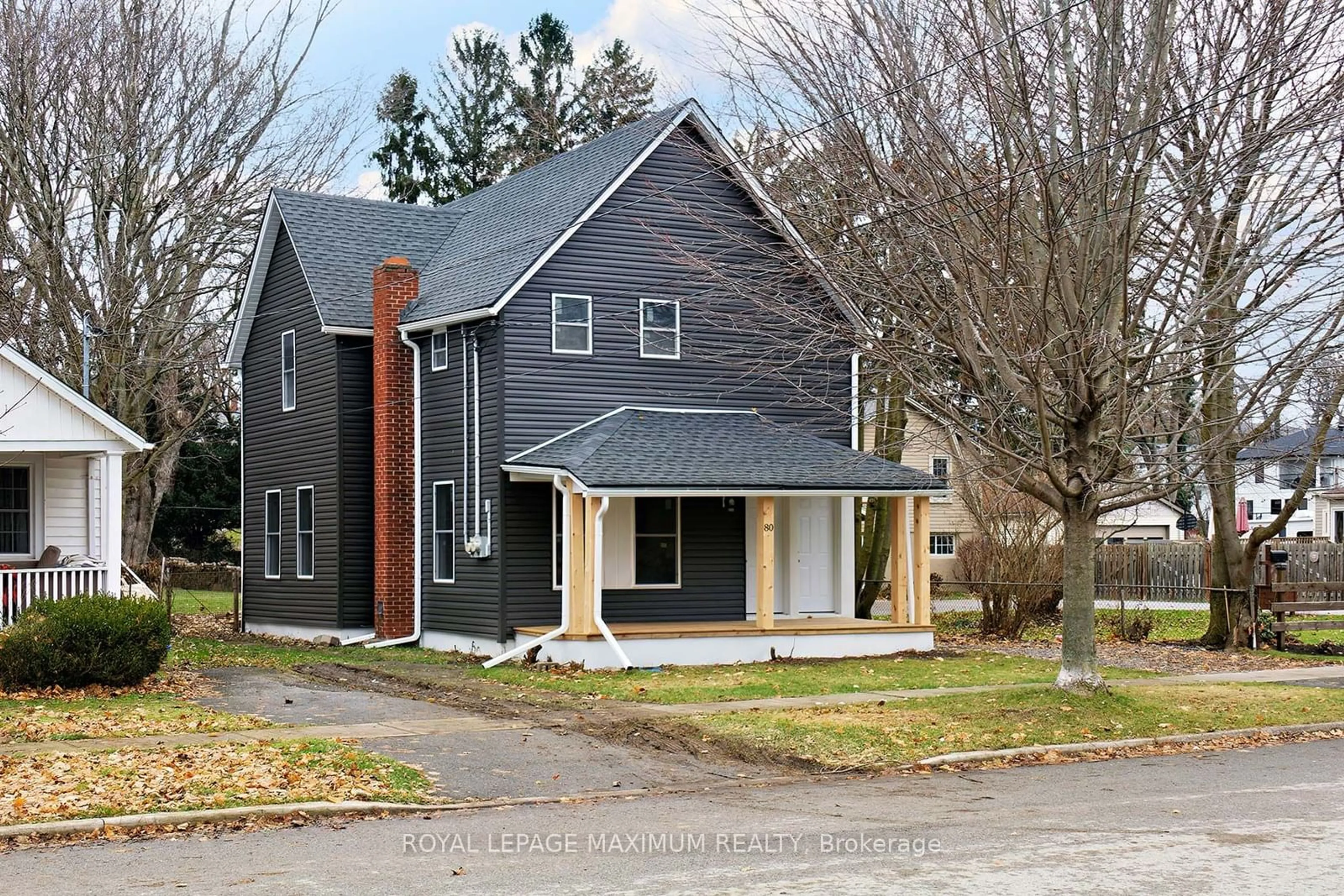 Home with brick exterior material, street for 80 Waterloo St, Fort Erie Ontario L2A 3J7