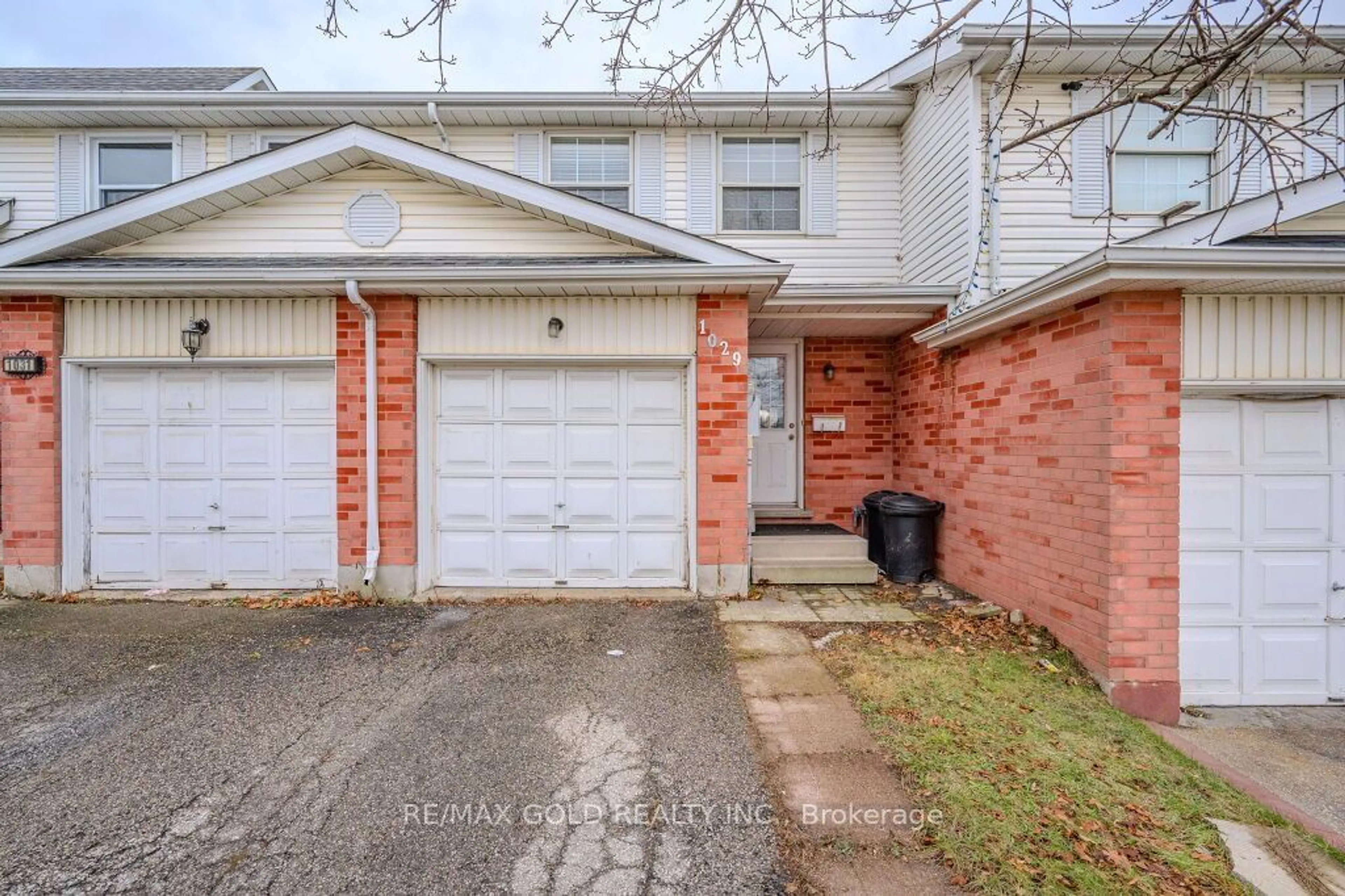 Home with brick exterior material, street for 1029 Elgin St, Cambridge Ontario N1R 8J4