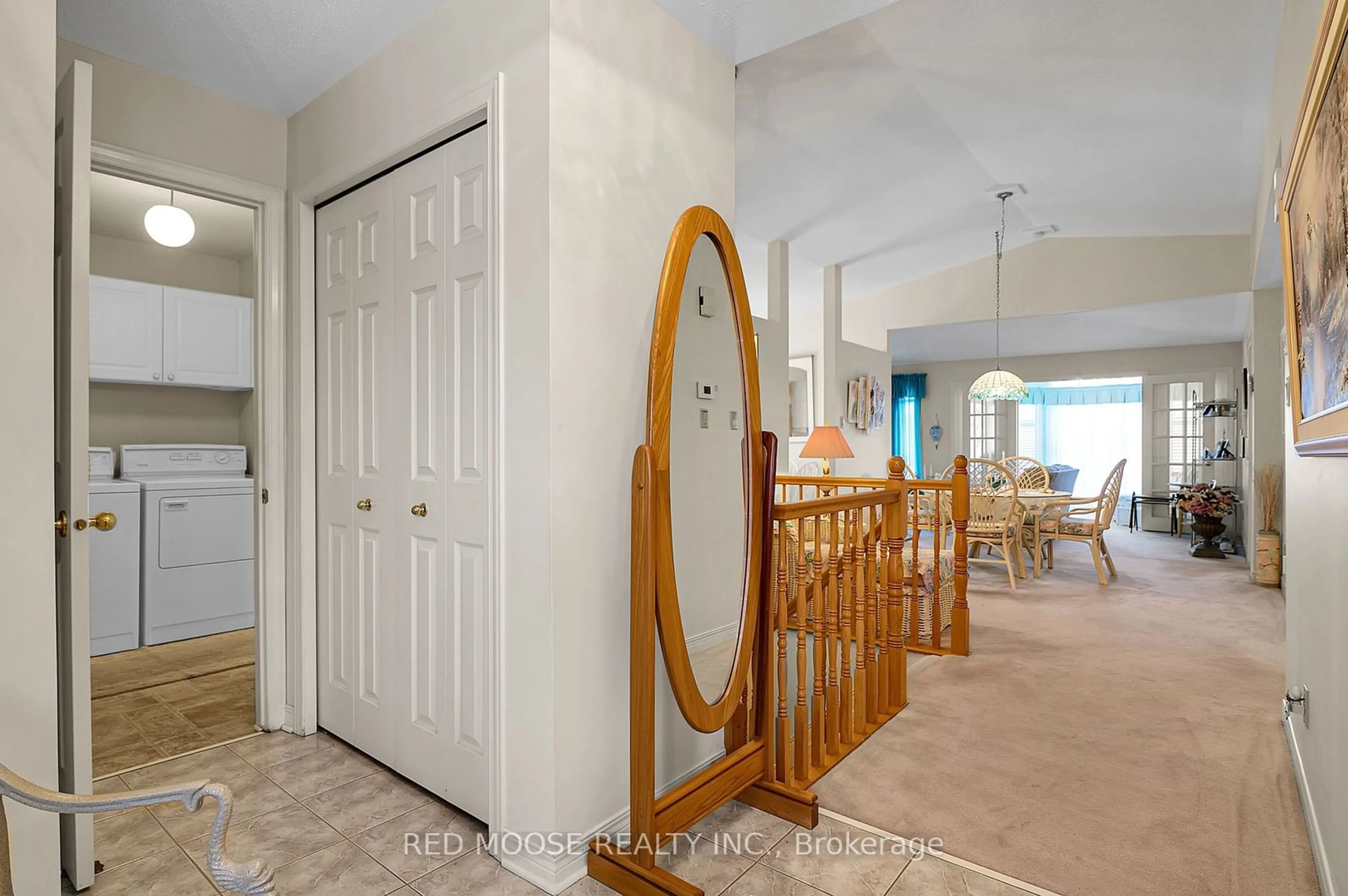 Indoor entryway for 24 Partridge Dr, Kanata Ontario K2M 2P6