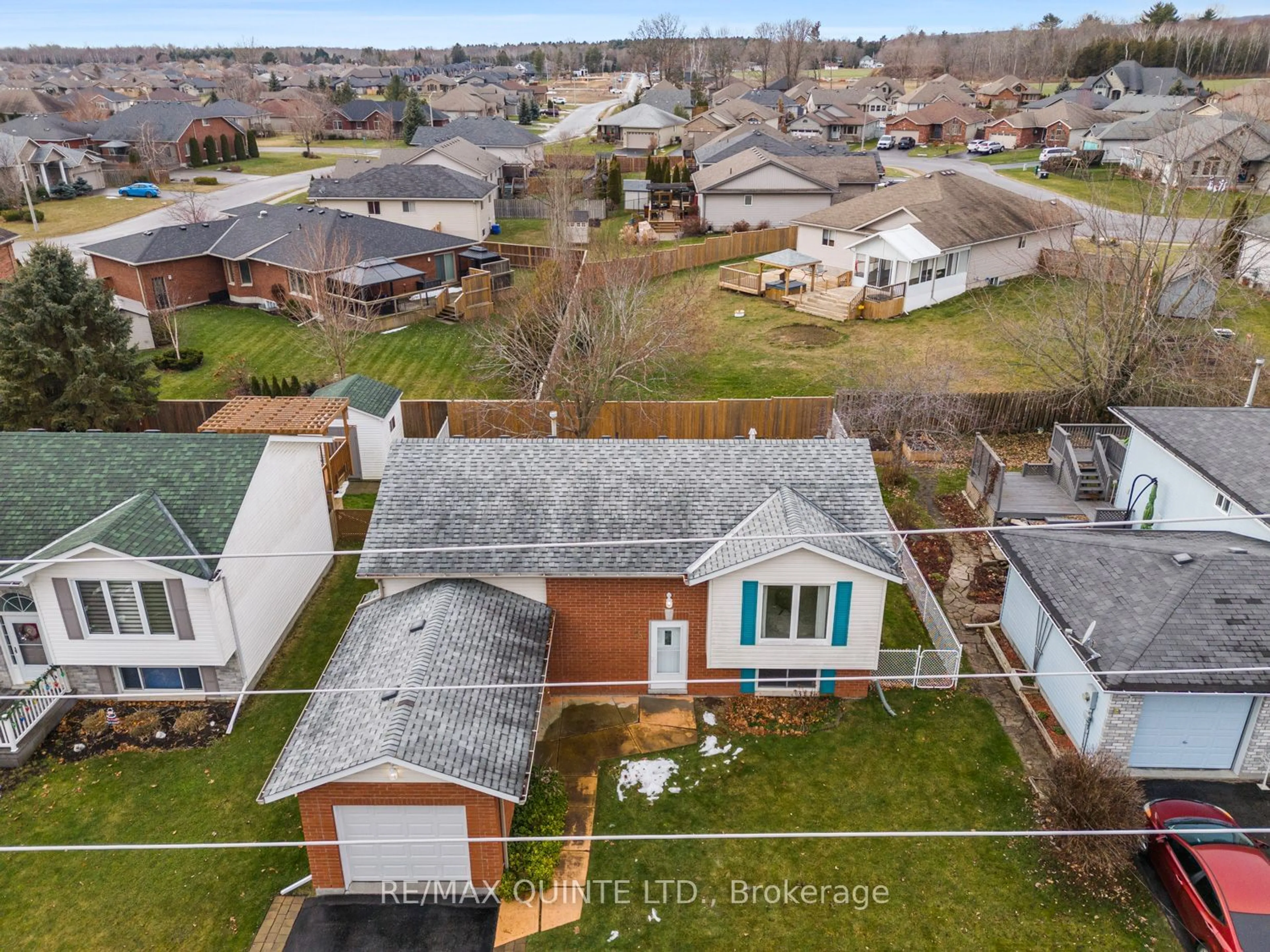 A pic from outside/outdoor area/front of a property/back of a property/a pic from drone, street for 102 CEDAR St, Brighton Ontario K0K 1H0