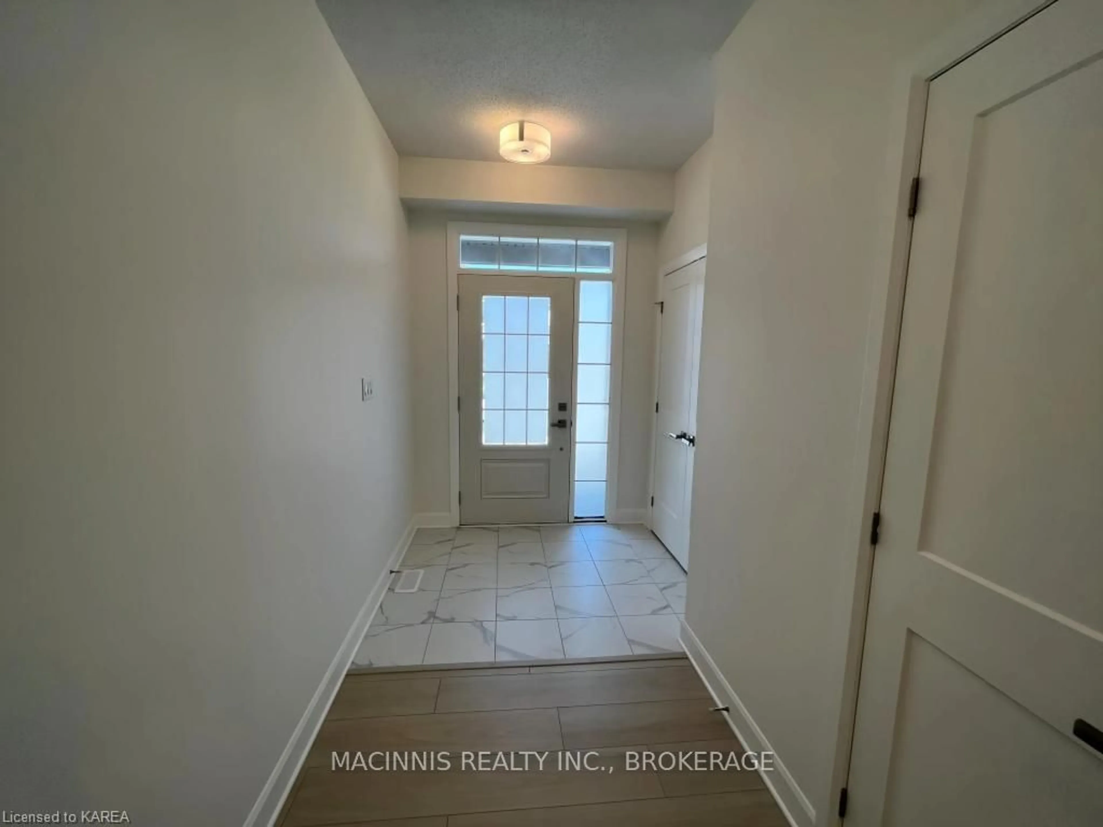 Indoor entryway for 1433 SUMMER STREET, Kingston Ontario K7K 0H9