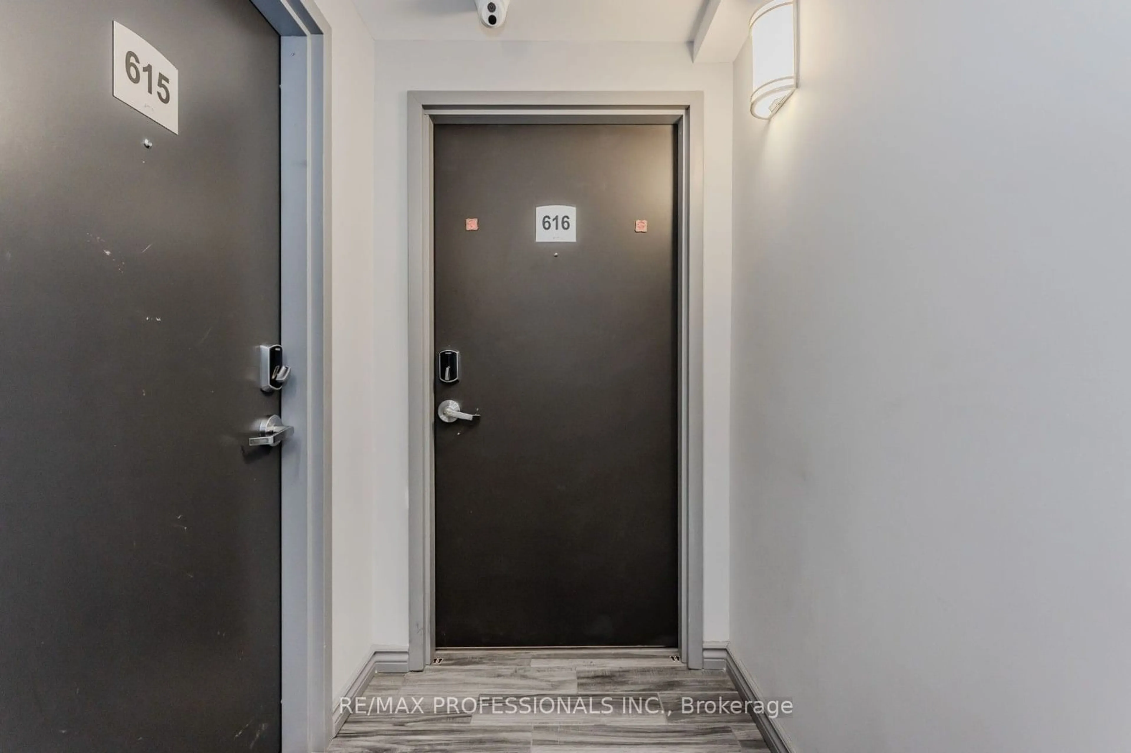 Indoor foyer for 275 Larch St #B616, Waterloo Ontario N2L 3R2