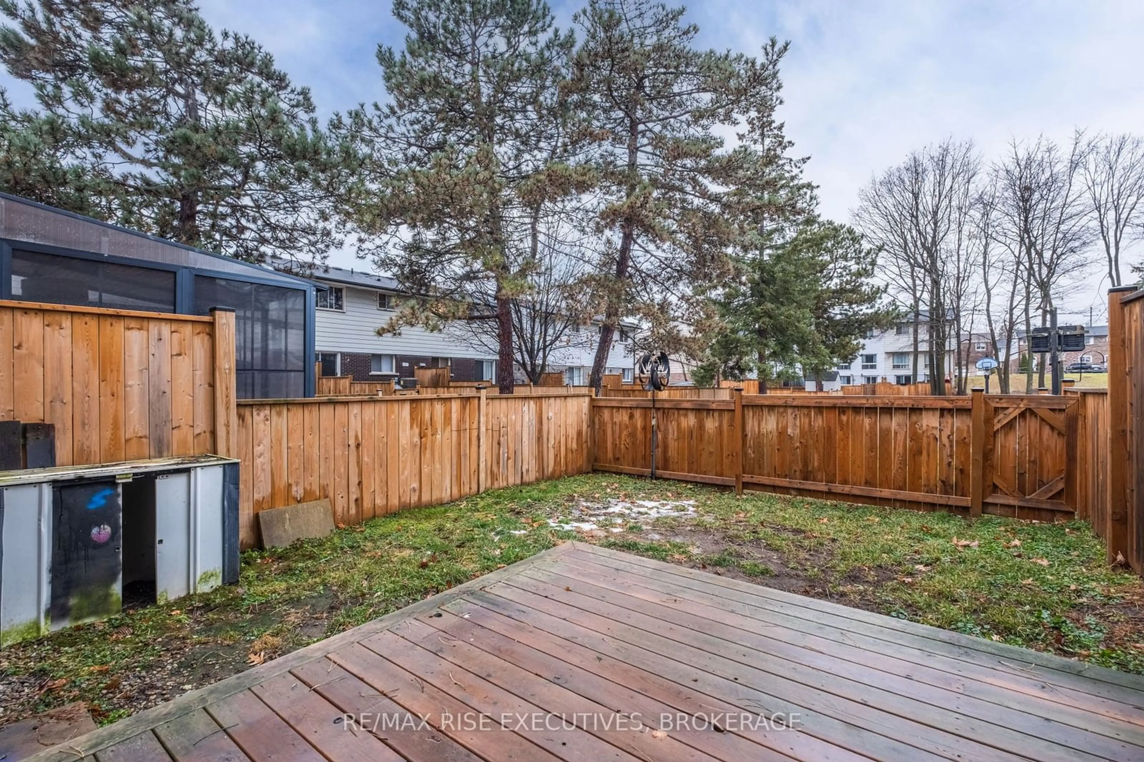 Patio, unknown for 912 OAKVIEW St, Kingston Ontario K7M 6V6