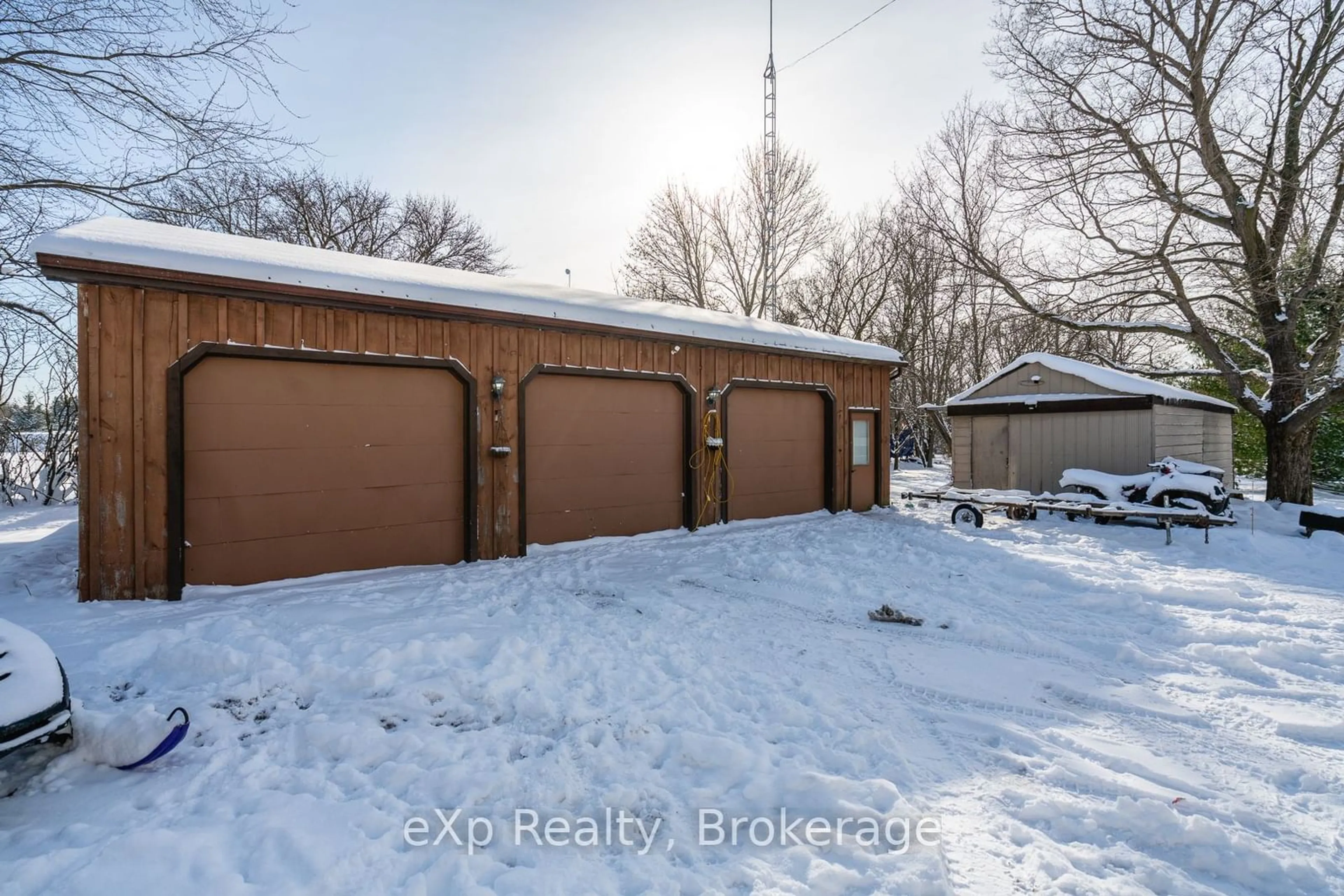 Indoor garage for 9499 Maas Park Dr, Wellington North Ontario N0G 2L0