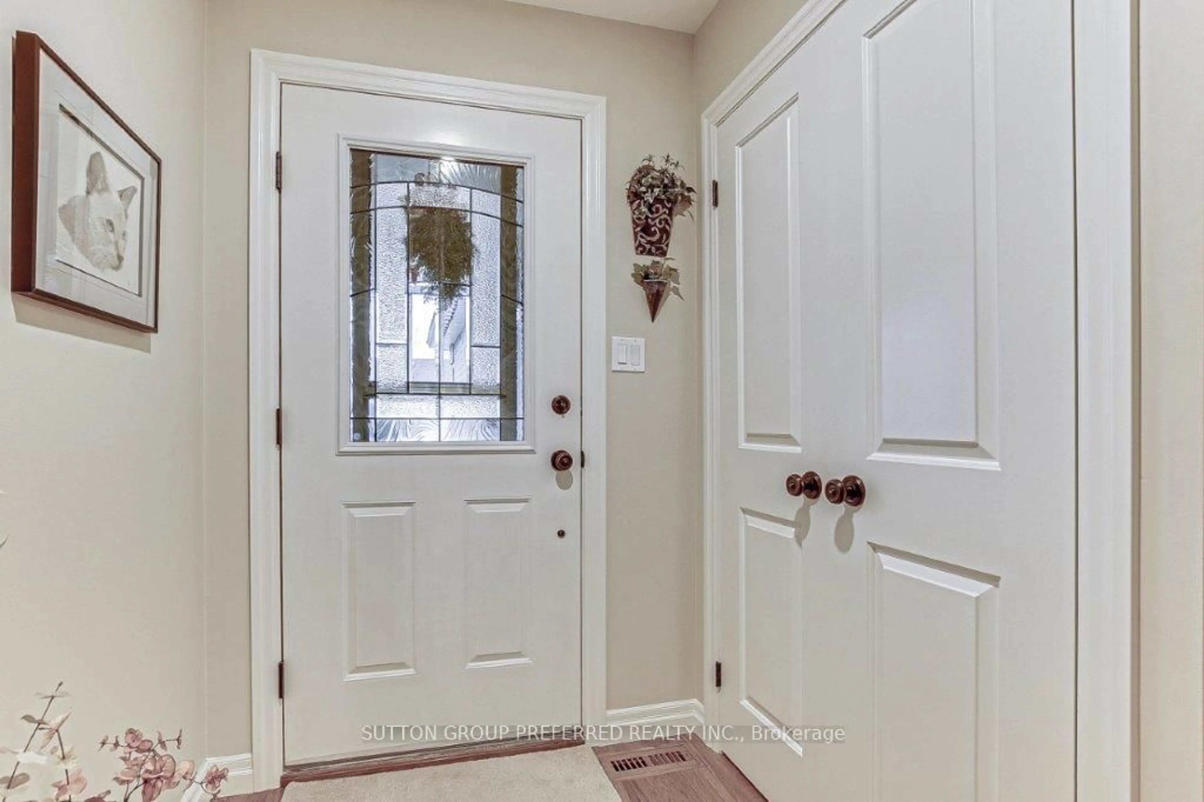 Indoor entryway for 148 Bexhill Clse, London Ontario N6E 3B1