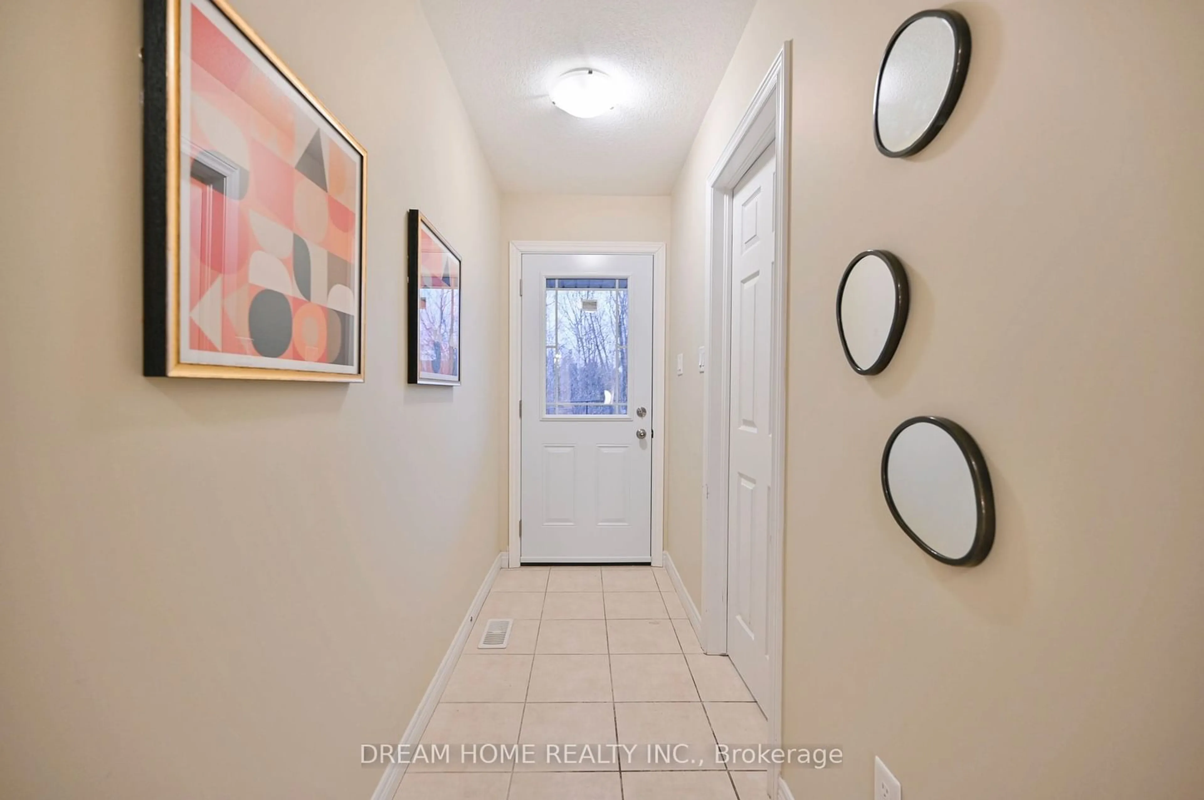 Indoor entryway for 66 Eastview Rd #10, Guelph Ontario N1E 6K5