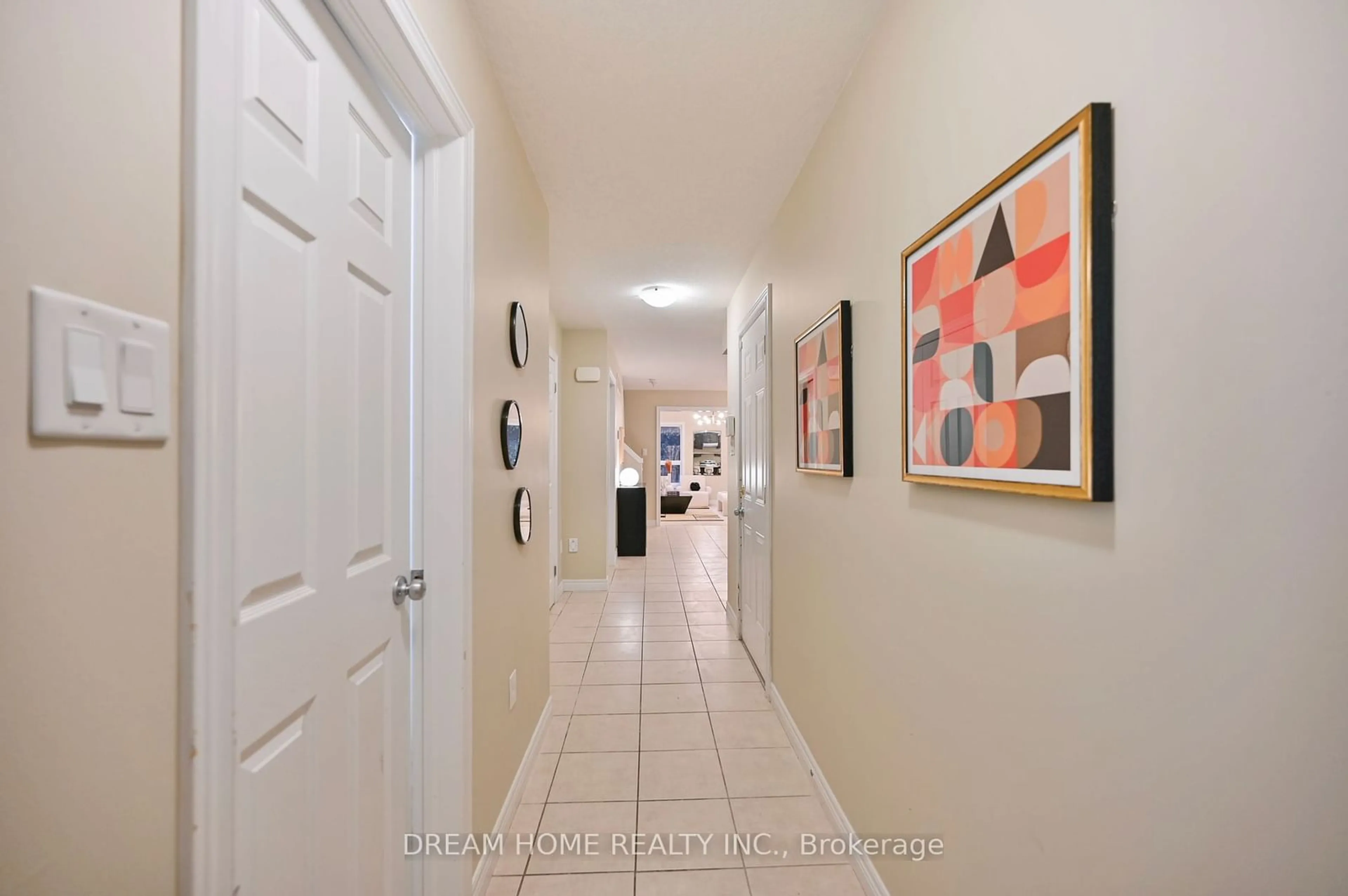 Indoor entryway for 66 Eastview Rd #10, Guelph Ontario N1E 6K5