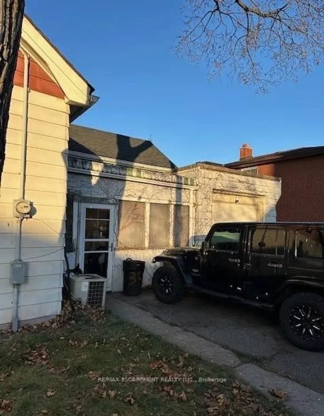 Additional image 8 of 32 Steven St