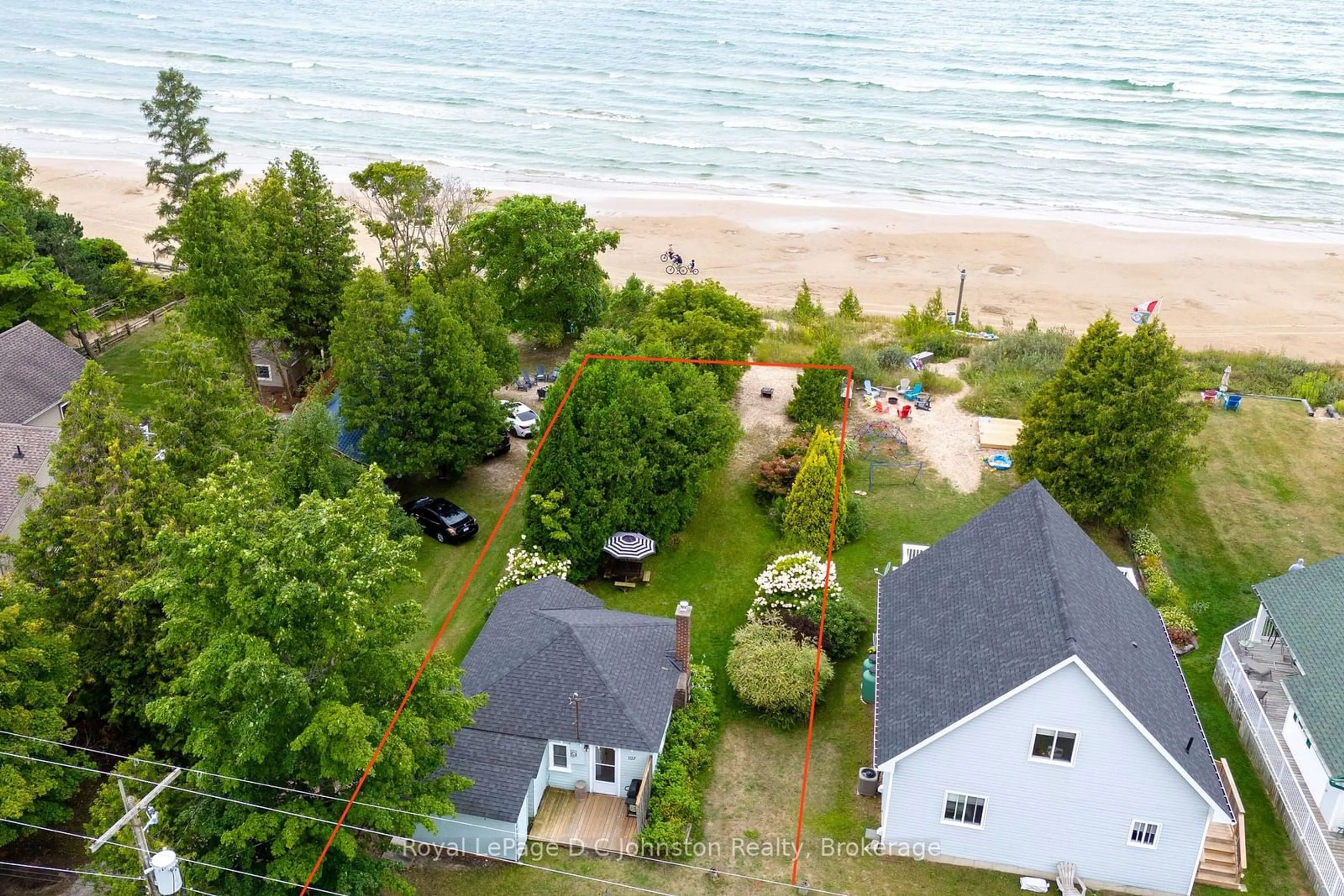 A pic from outside/outdoor area/front of a property/back of a property/a pic from drone, water/lake/river/ocean view for 107 5th Ave, First Nations Ontario N0H 2G0