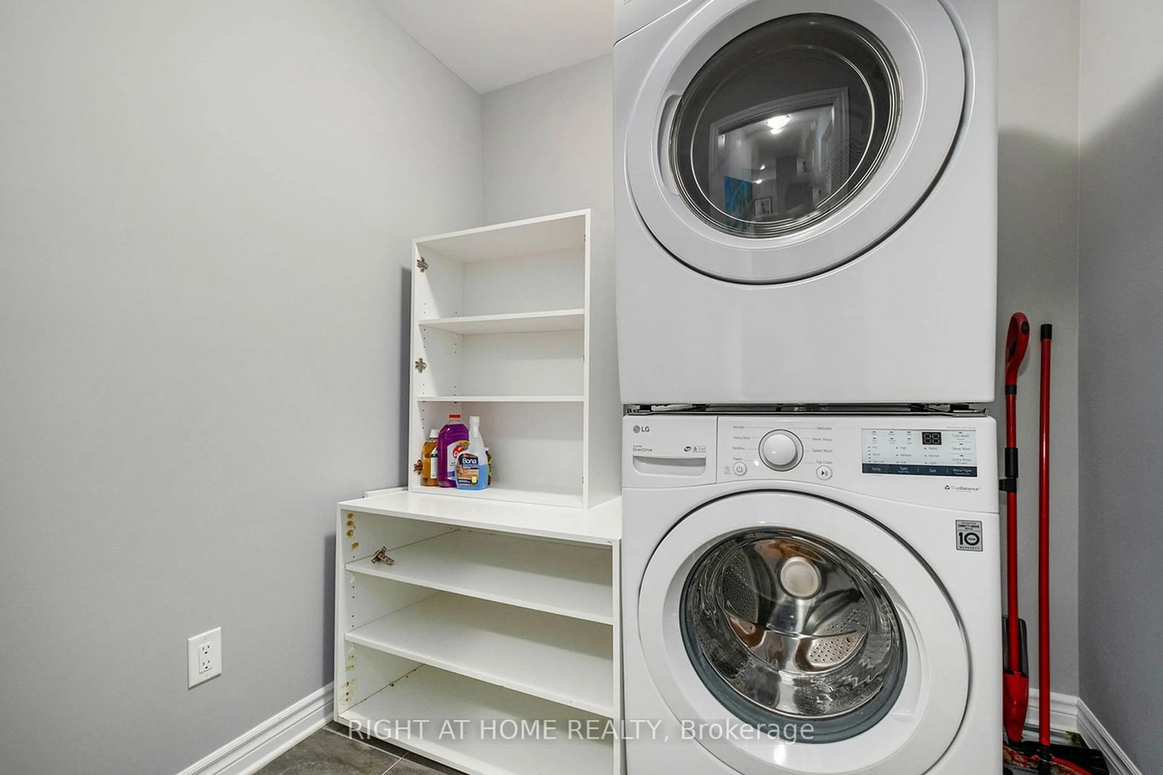 Laundry room for 676 Fisher St, North Grenville Ontario K0G 1J0