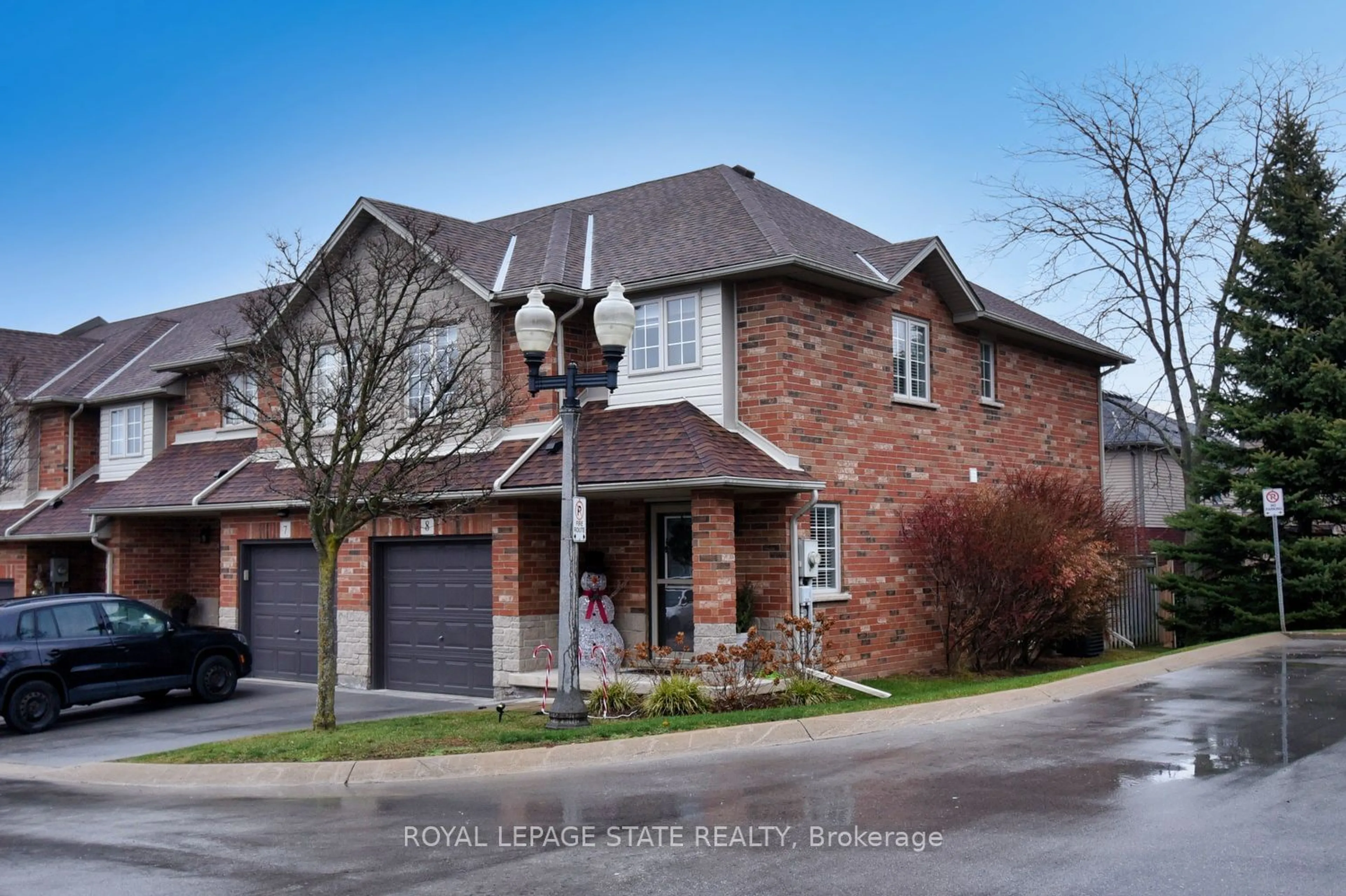 Unknown for 18 Cedar St #8, Grimsby Ontario L3M 5M8