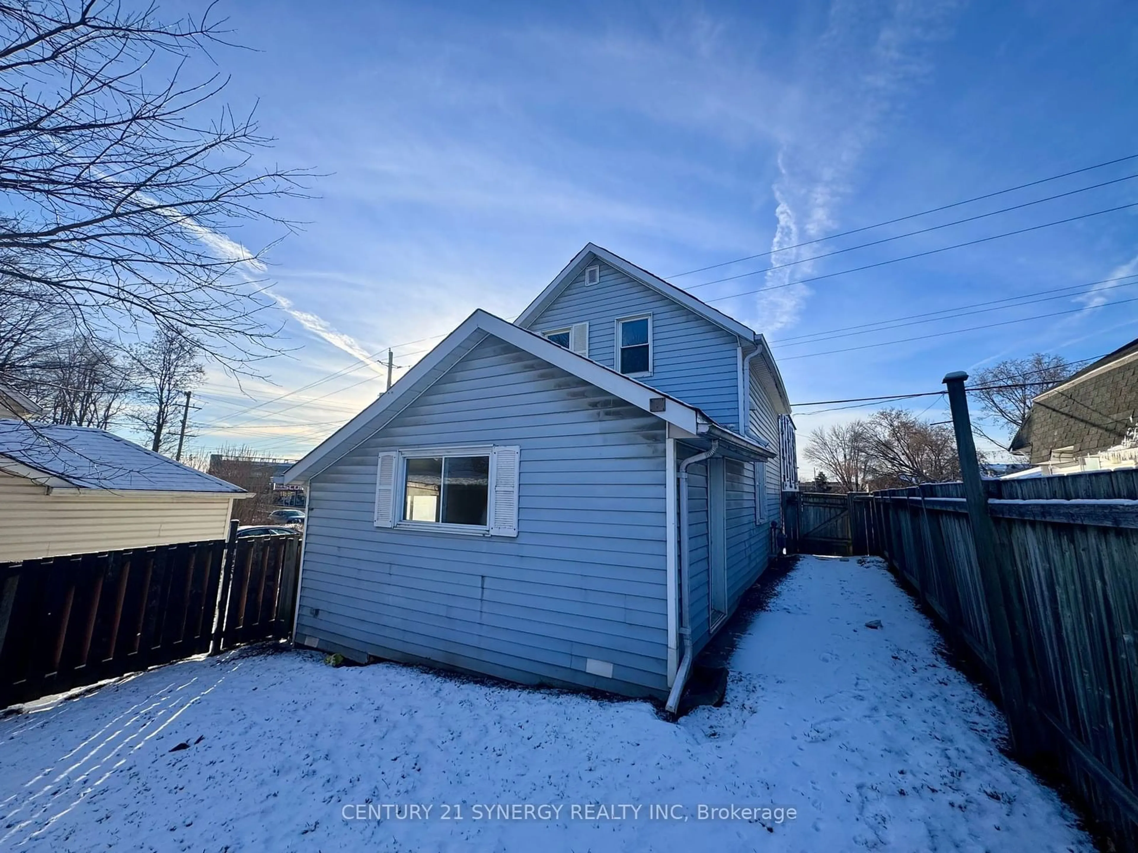 Unknown for 15 Bay St, Smiths Falls Ontario K7A 2G1