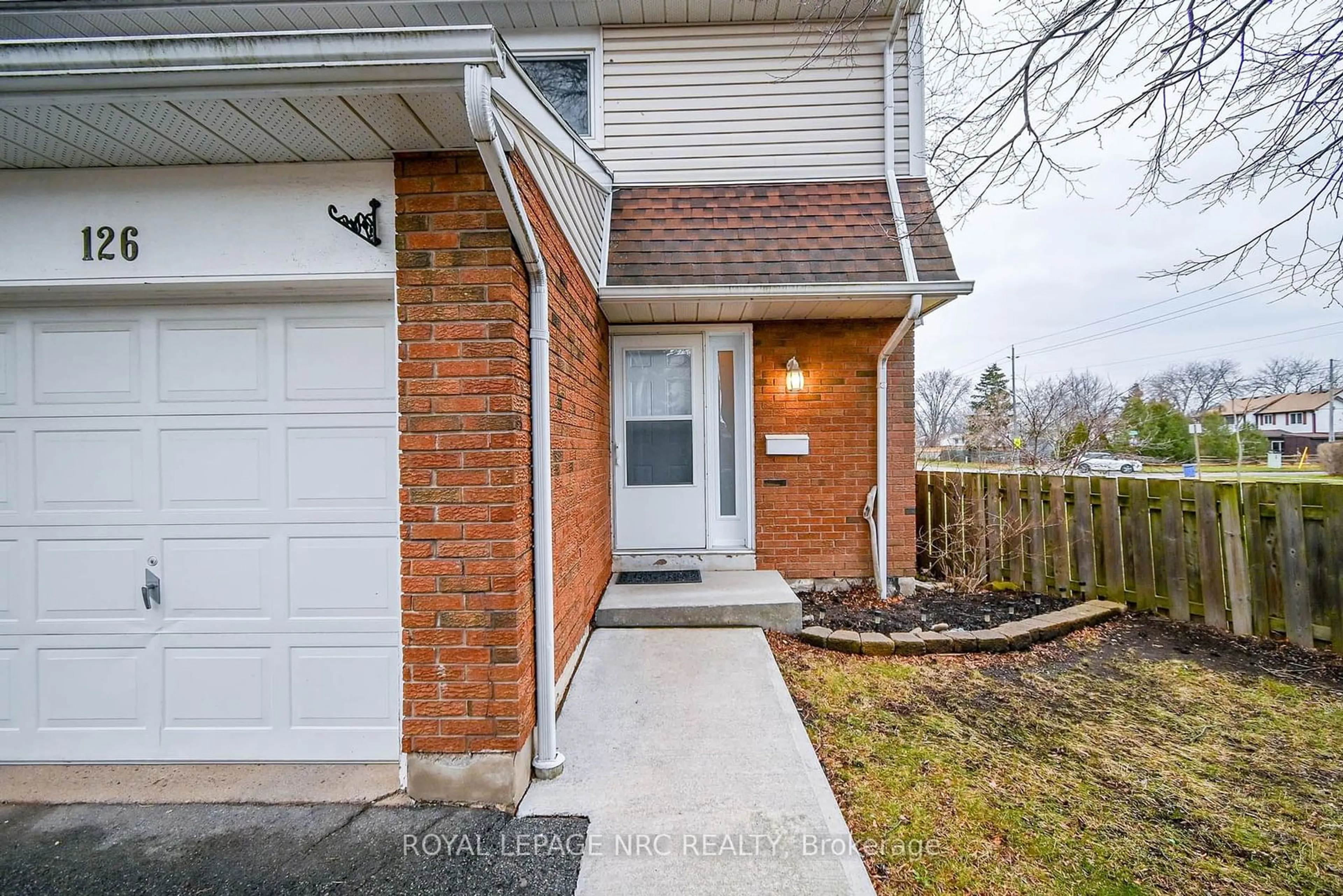 Home with brick exterior material, street for 286 Cushman Rd #126, St. Catharines Ontario L2M 6Z2