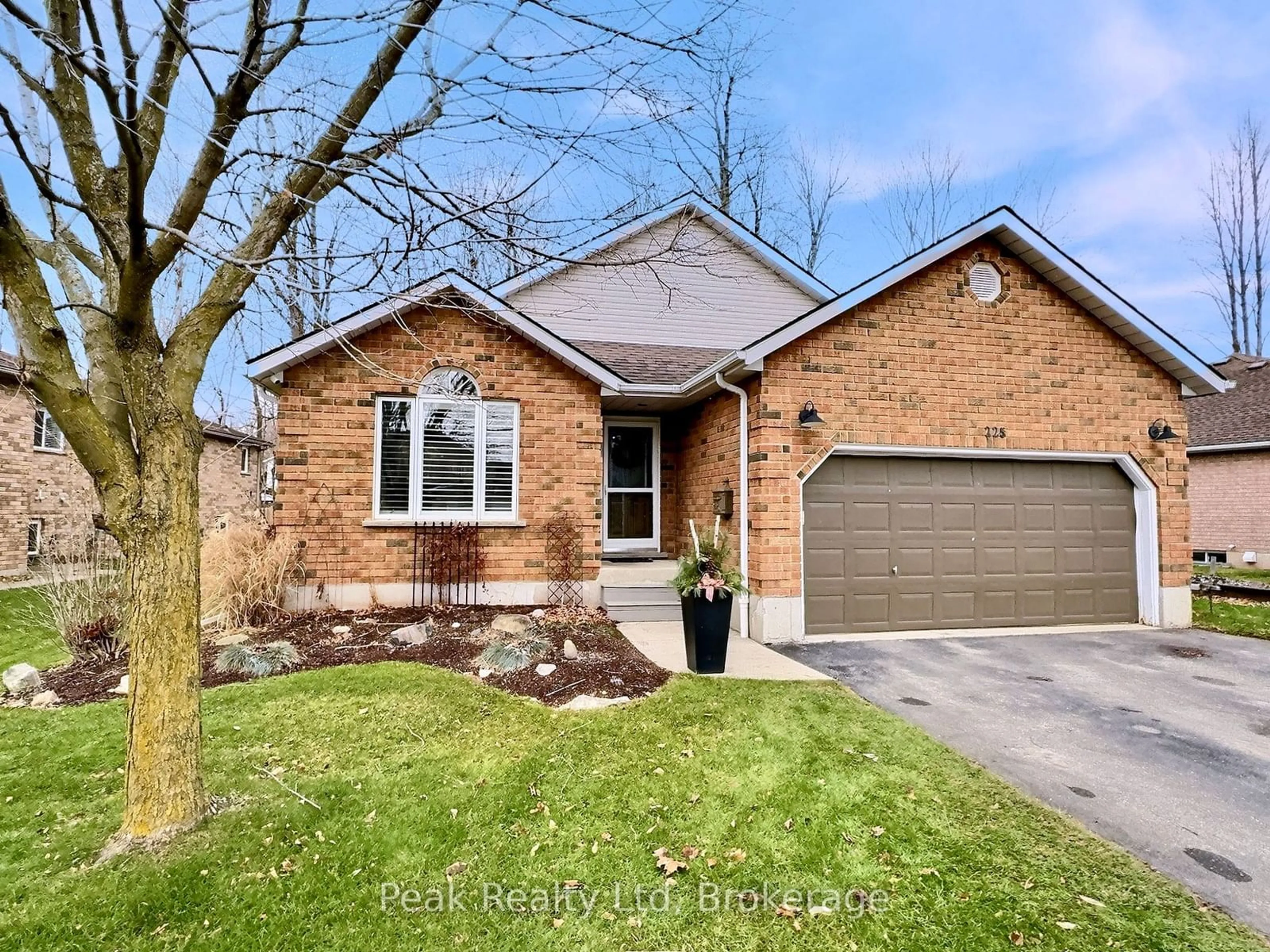 Home with brick exterior material, street for 225 Eby Cres, Wilmot Ontario N3A 1Y9