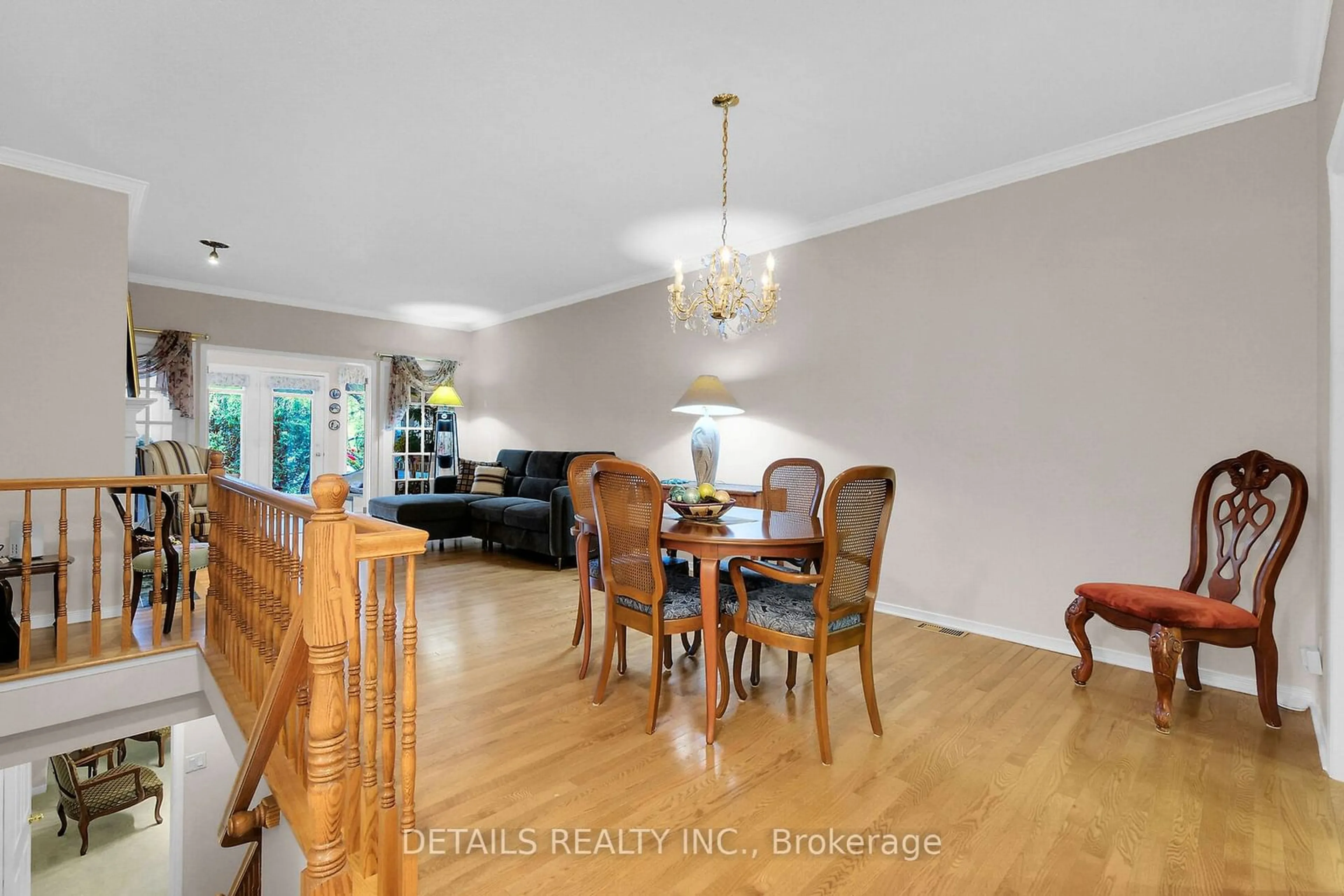 Dining room, wood/laminate floor for 14 Grand Cedar Crt #35, Stittsville - Munster - Richmond Ontario K2S 1C8