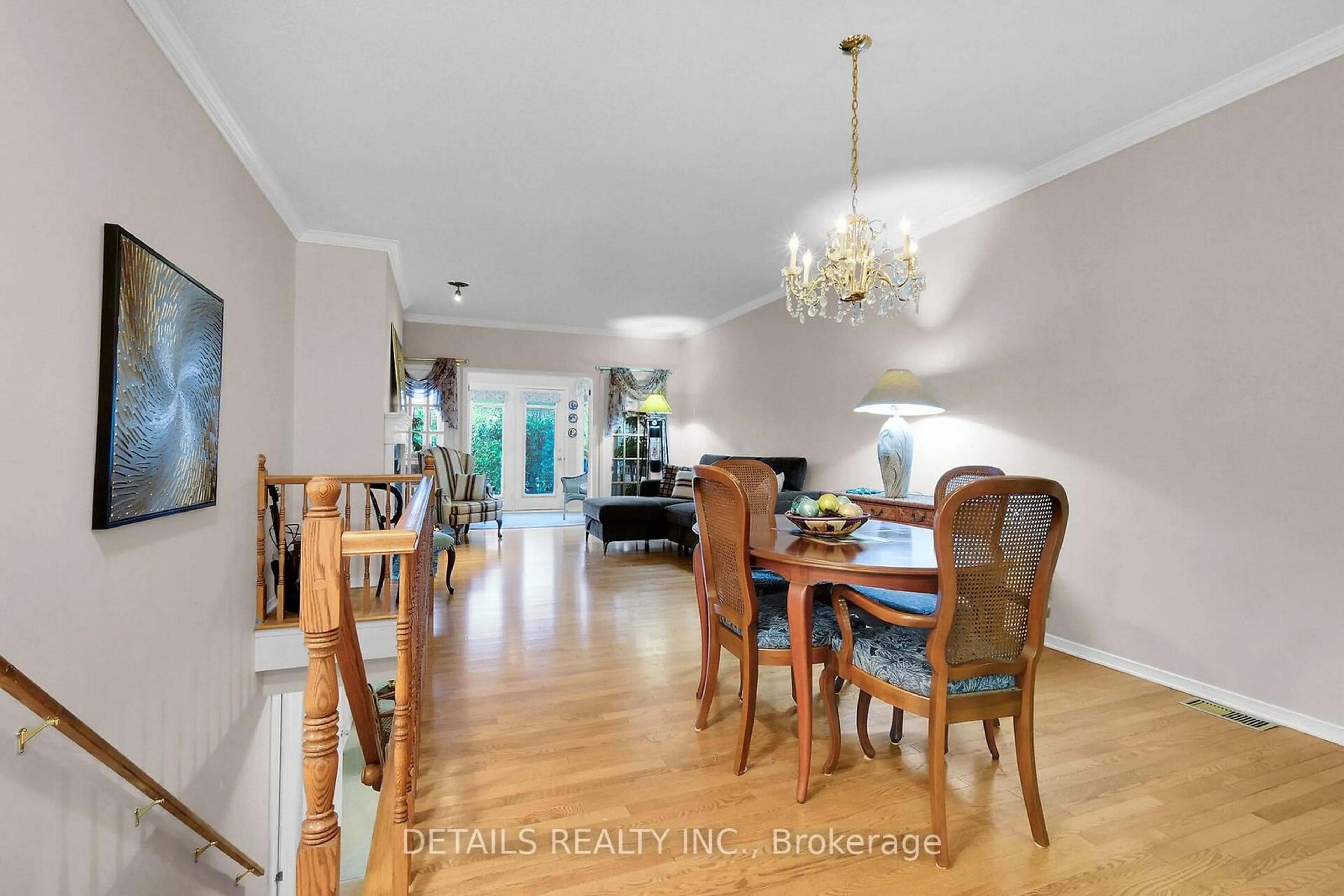 Dining room, wood/laminate floor for 14 Grand Cedar Crt #35, Stittsville - Munster - Richmond Ontario K2S 1C8